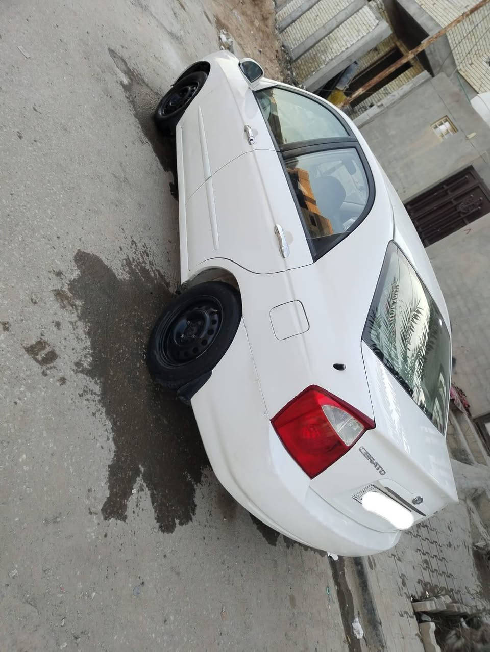 السلام عليكم من رخصة الادمن
سياره سيراتو مديل 2006 للبيع كير مكينه حداديه تخم تاير جدد رقم قادسيه دولي بسمنه السياره باقي التفاصيل سونار موجود  داخل المنشور مكان نجف السعر ( 73) وبيها مجال الشراي يتصل مكلف بل نشر مكلف بل نشر غير متواجد عل فيس. 
رقم الهاتف (***********)
