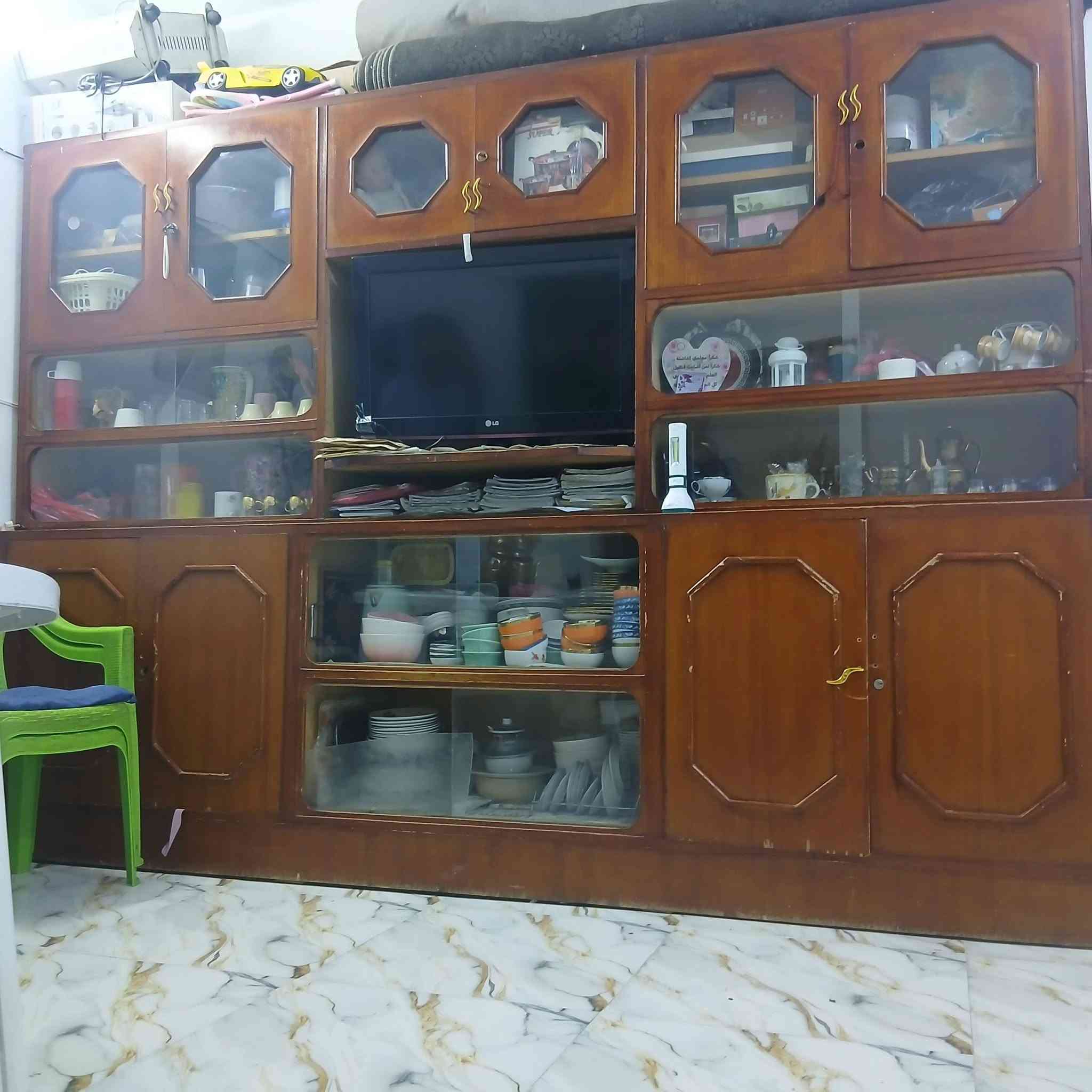 معرض نجارة مستعمل للبيع بسعر مناسب للاستفسار ***********
