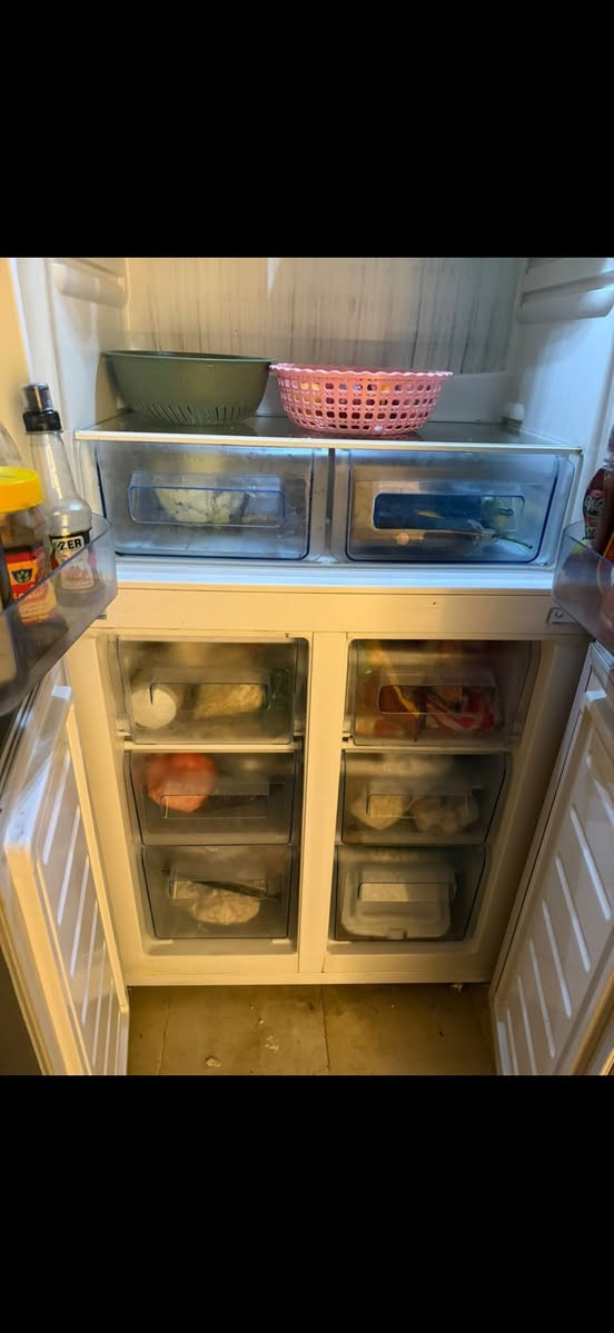 ثلاجه ٤ ابواب نوع بلسان تجميد قوي بس تبريده مو كلش قوي  مداخله تصليح سعره ٣٧٥ مكانه مجمع الزهور السكني  سريع محمد القاسم


**إذا كنت صاحب هذا الإعلان وتريد حذفه لأي سبب، رجاءا أرسل رسالة إلى الدعم الفني**