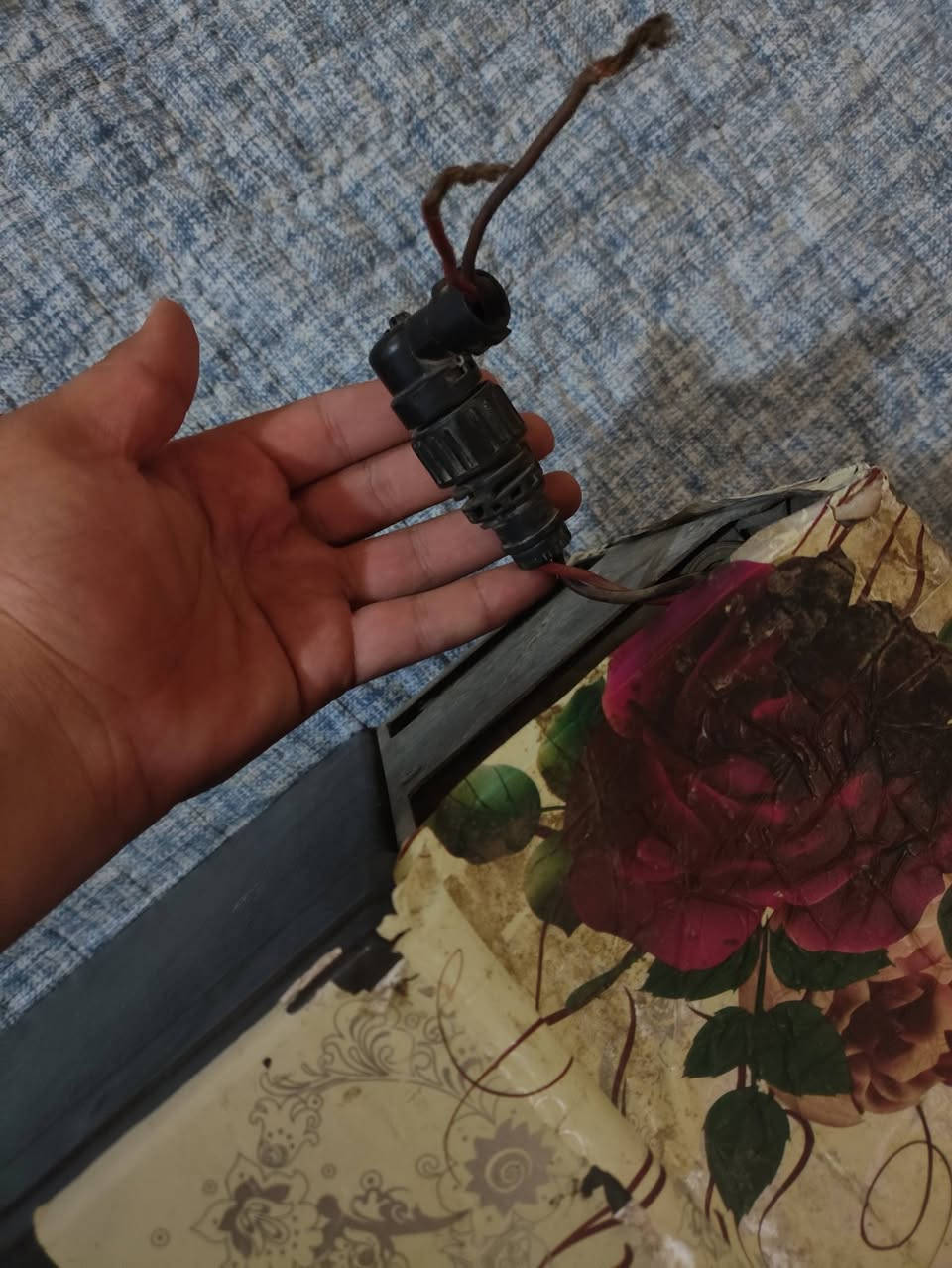 ثلاجه افيكو ترهم جميع تريلات ثلاجه ذا ما جمد  ترجعه سعر 200 وبيه مجال رقم  الهاتف  ***********
