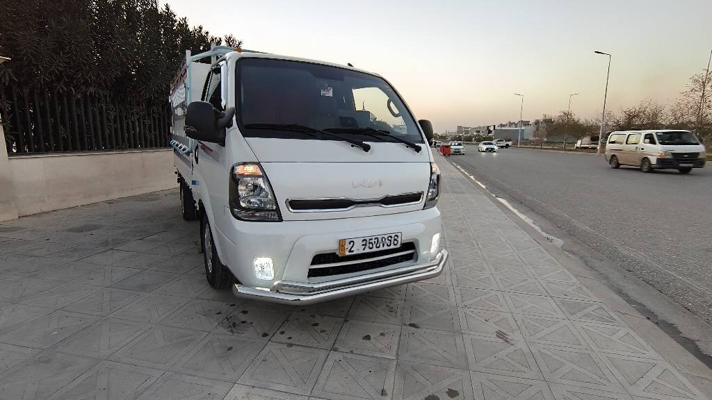 سه یاره که فول مواسفاته بیلادی غازه 
بی لیدرانه شوختی نیه 20 هه زار رۆشتوه 
هه موو شتیکی جائیزه 
ژم ***********
تکایه گرموشته ری نی  ته له فۆن مه که أربيل, العراق
