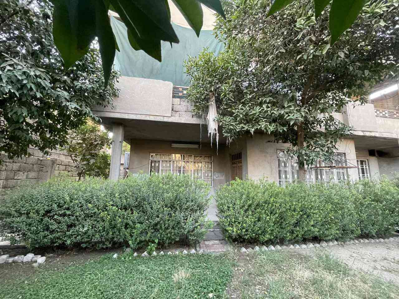 🏡 دار للبيع في البكر - قرب منتزه البكر 

🔹 المساحة: 330 متر
🔹 الواجهة: 15 متر
🔹 الطوابق: طابقين
🔹 عدد الغرف: 6 غرف
🔹 هولين + 3 صحيات
🔹 السطح ناصي وعالي + بيتونة

📍 الموقع: حي البكر ، قرب منتزه البكر 
📞 للاستفسار:
***********
***********

📝 أو مراجعة مكتب البساتين
📍 حي البكر، سايدين كنيسة تايتنك، مقابل مرطبات الصفار
