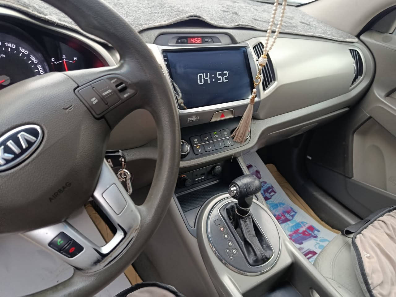 كيا سبورتج خليجي 2012
ماشية 166
بانوراما 
الباب عكس السائق مبدل بدون دواخل
***********
