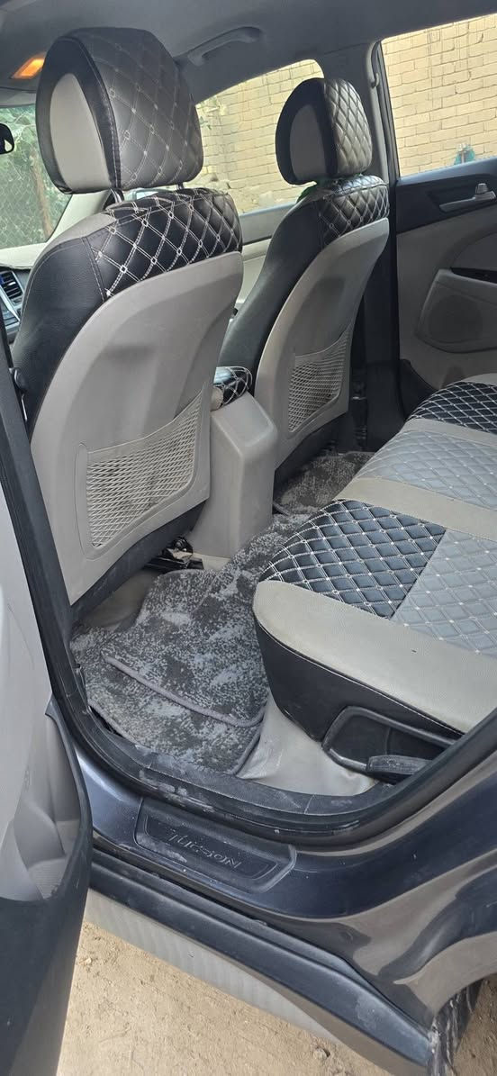 توكسان ٢٠١٨ للبيع وارد امريكي بأسمي سنوية وارقام جددضررها جاملغ وبنيد بدون دواخل سيارة جاهزة مكينة كير حدادة السعر ١٤٥      ***********
