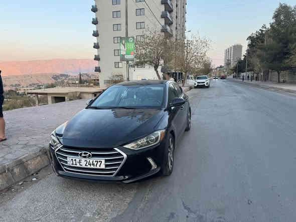 سلام عليكم الانتره 
للبيع موديل 2018 
وارد امريكي حادثه بس دعاميه اماميه فقط 
السياره ليبل واحد بدون دواخل
محرك 2000 دوش (المحرك مفتوح ) 
 ماشيه 132موصفات عاديه  الي معروفه 
 رادار تحديد مسار 
 رقم بغداد سياره بأسمي تحويل مباشر 
السعر 125وبيه مجال حك الجيه العنوان العبيدي  
*********** بغداد
