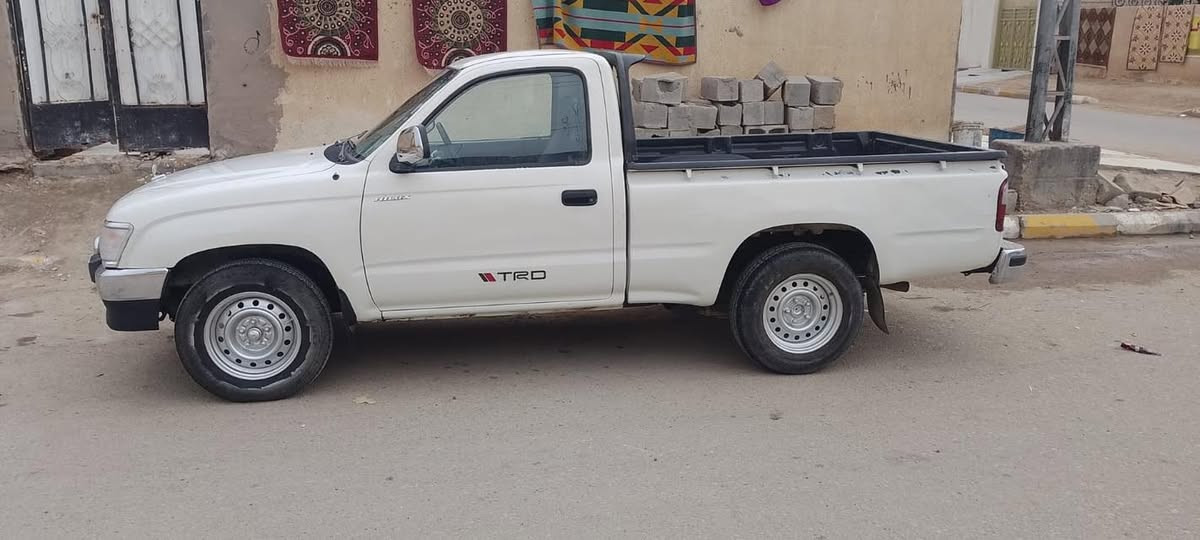 بيكم فلاحيه 2001 سياره رقم بغداد تحويل ثاني يوم سياره جاهزه سعر 70 وبيه مجال شراي يتصل مكان العماره كميت ***********
