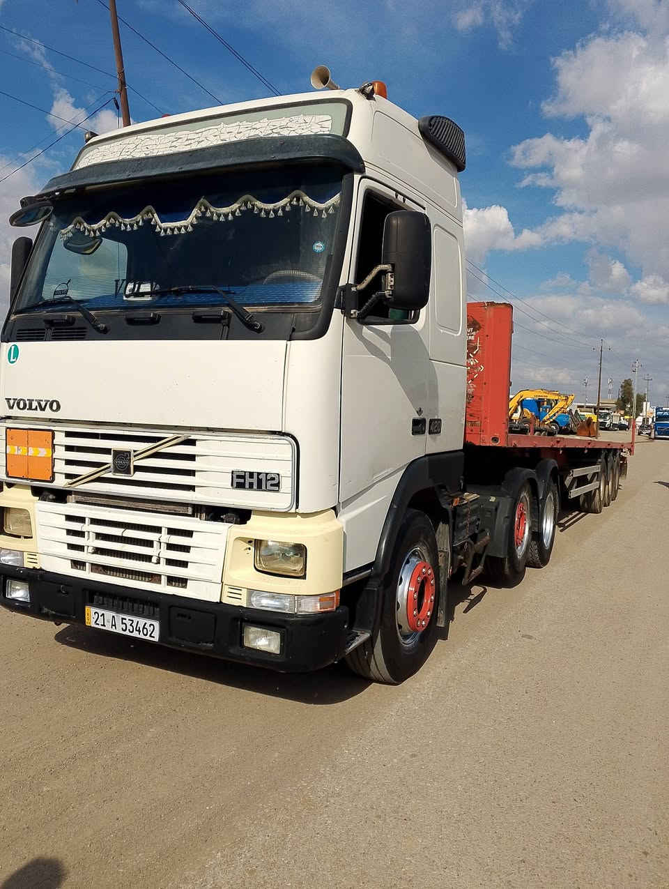 السلام عليكم فالفو للبيع موديل 2001 سنكل إمامي تخم تاير راس وعربانه محرك وكير واكسل قمارة علئ الابلاد كفاله عامه العنوان كركوك ملاحضة السيارة شرط تحويل السعر دفترين وبي مجال قليل رقم الهاتف ***********
