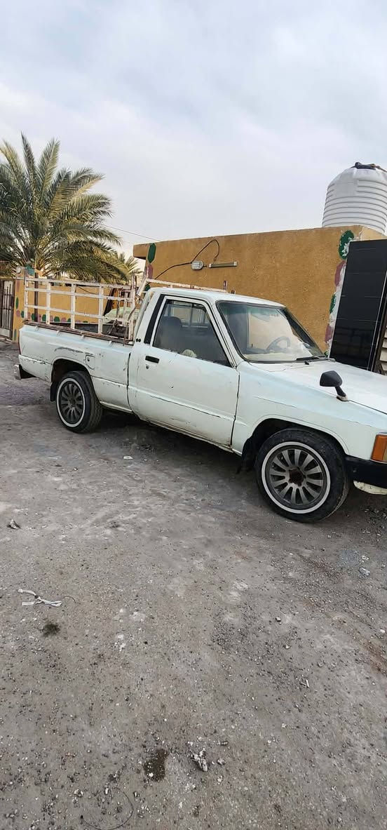 السلام عليكم للبيع بيكم موديل 1985 سيارة نضيفة كير ومحرك نضيف بسم الي يبيعلك  السعر 40وبيه مجال مكلف بل نشر اني المكان ديالى خان بني سعد اللاستفسار ***********
