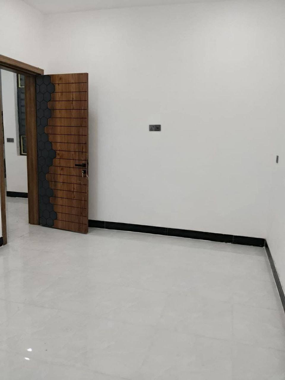 اللهم صلي على محمد وال محمد
مكتب التويجري للعقارات ✅ 
_______________________
بيت للبيع في منطقة التاجية مقاطعة 8،،🏫
المساحه 100م مربع واجه 8م ونزال 12م ونص ،،
طابو ملك صرف تحويل مباشر بسم المشتري ،،،
يتكون من غرفه نوم كبيره ومطبخ وصاله واستقبال ومنور وصحيات عدد2 داخليه وخارجيه درج مرمر
سخان وتانكي مي جاهز ومأسس مع الماطور ،،،
بناء حديث 2026 جاهز للسكن تسليم مفتاح 🔑
يسلم البيت مباشر للمشتري بعد ابرام العقد ،،،
للاستفسار اكثر خاص اووتساب مكتب التويجري للعقارات للبيع وشراء القطع في منطقة التاجية مفروزه او غير مفروز في جميع المقاطعات 7-8-9-١٠-١١-١٢-١٣
*********** وتساب *********** واتساب ☎️
