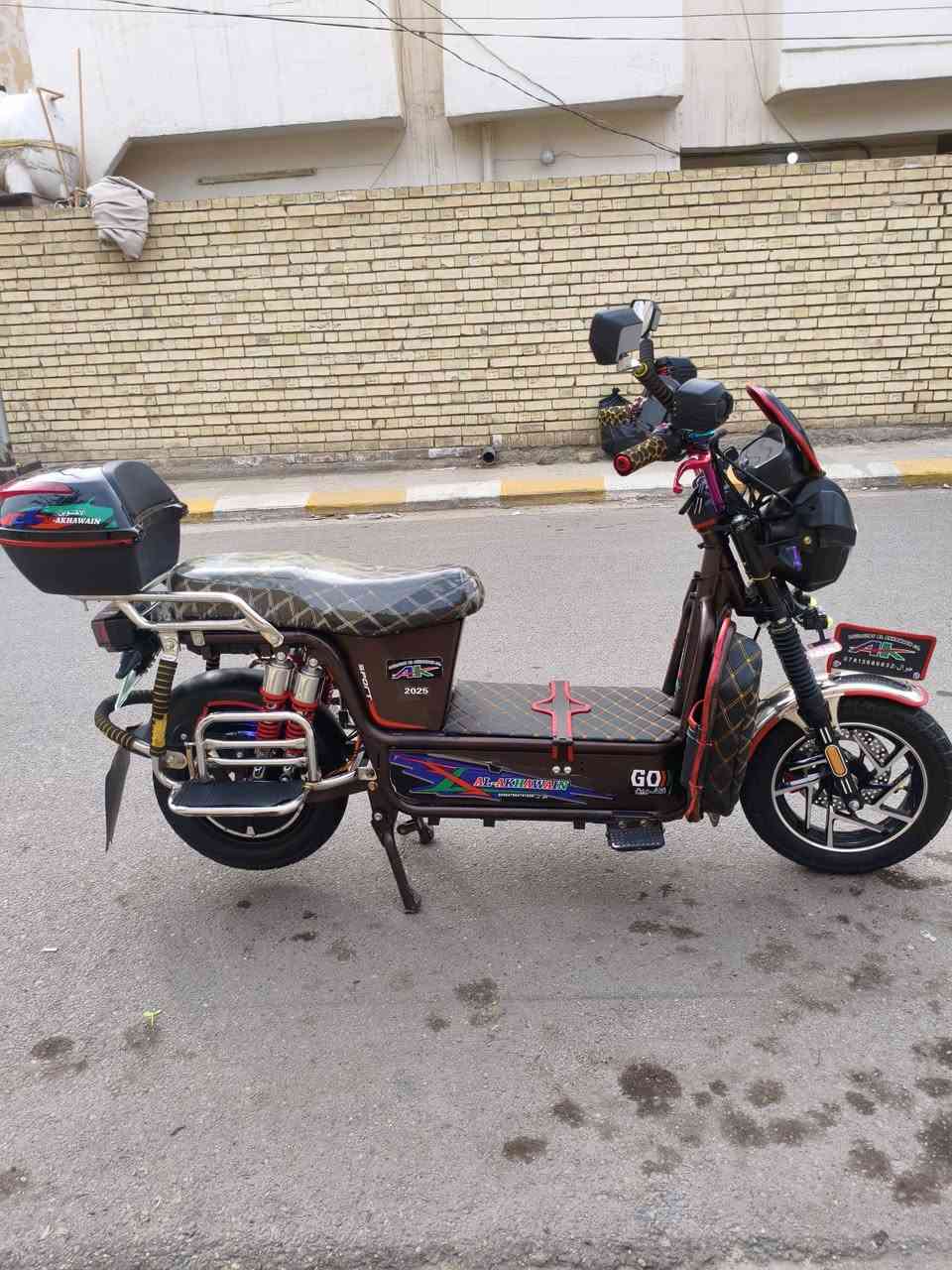 دراجة جبلي الاخوين موديل 25 .. ام البصمة .. 6 باتري .. استخدام 4 اشهر فقط .. فوول نظافة ..
البطاريات عدد 6 فول وعالفحص ..
الكهربائيات كلها شغالة .. مانع سرقة .. تشغيل عن بعد .. لايت عالي ناصي .. اشاير .. دبل اشارة ..نشرات جانبية .. MP3 .. دبل سماعة .. ستاند موبايل .. تثبيت سرعة .. رقم ضوئي خلفي ..
الدراجه استخدام قليل ونظيفة حيل تعال وشوف بعينك .. 
خوذتها + جادرها .. وياها موجودات ..
السعر .. 650 .. وبي مجال ..
*********** .. واتساب ..
*********** ..
