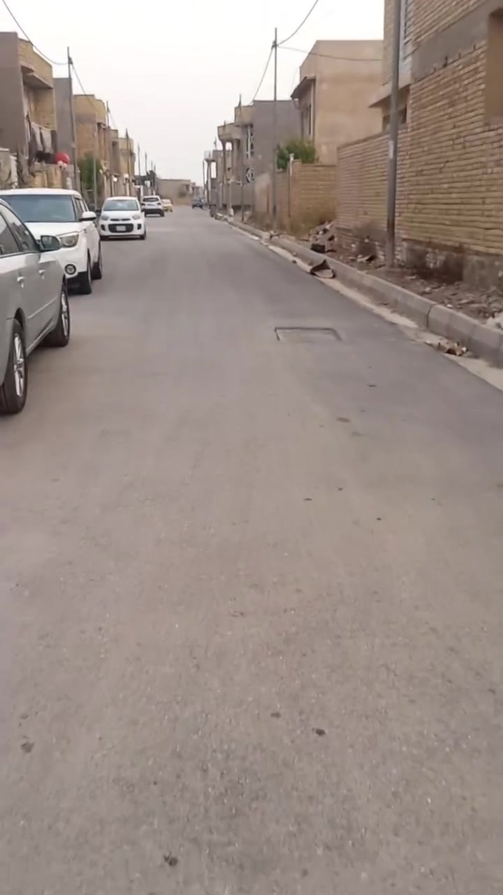 سلام عليكم قطعه للبيع في الكوت حي الجامعه مقابل المستشفى التركي على شارعين المساحة 340 // النزال و //31 //والعرض // 10 //و٧٥ سانتيم المو شراي لا يتصل رجاء 
***********

