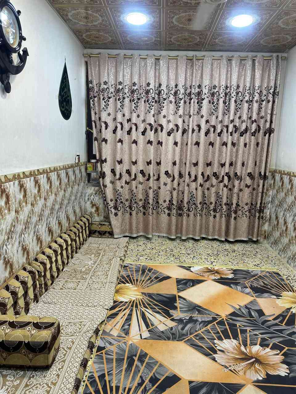 بيت للبيع في كربلاء عسكري الحر مساحة 100م طابو صرف طابقين 3 غرف نوم وملحقاته البناء طابوك وصب مسلح السعر 120 للاستفسار *********** / ***********
