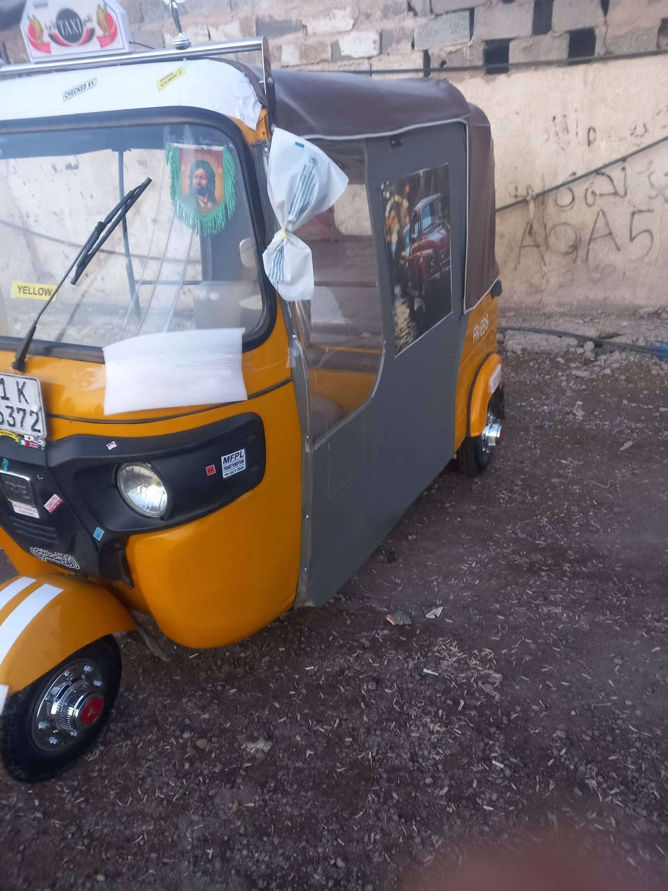 سلام عليكم شباب تكتك موديل ١٨ رقم بغداد تحويل ثاني يوم مكينه مفتوحه لا تنقيص ولاتبخير مصبوغه عام سعر ٥و٤٠٠ وبيه مجال شي قليل العنوان بلديات شارع السجه رقم ***********
