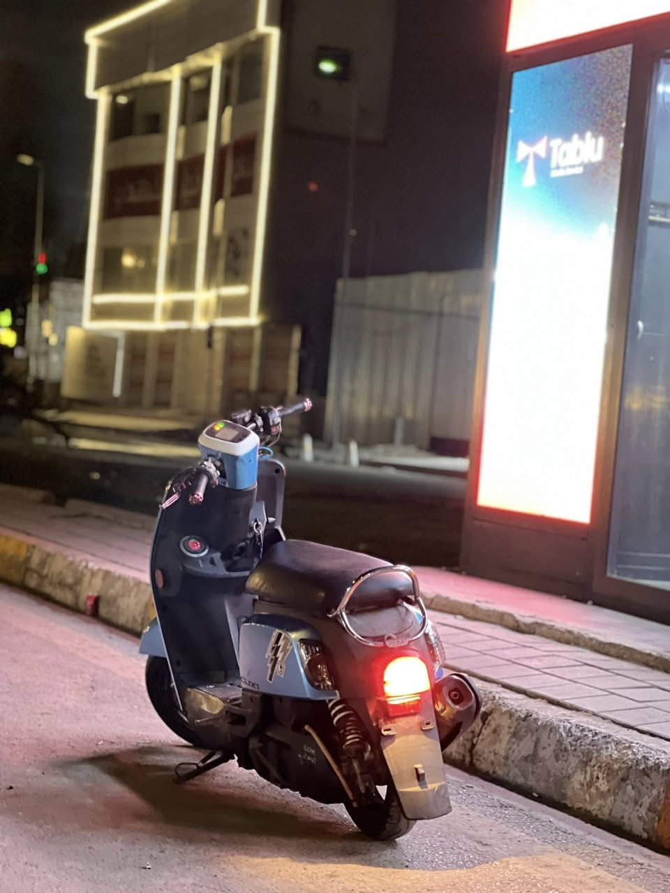 دراجه  بوليس نوزل مصطره موديل 2015رمبه نازله صالها شهر من المعرض اي نقوصات مابيها كفراتها ال بلادي موجود دراجه تأخذها تفحصها وين متريد سعر850الف وبيها مجال المكان بغداد زيونه ايستفسار خاص موجود ***********
