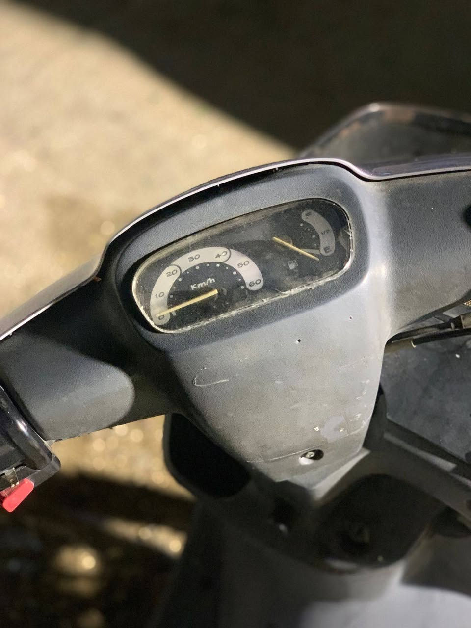 سلام وعليكم دراجه قرده نضيفه ياماها مجفته مره واحده السرعة 60 الدراجه نضيفه محرك ناعم تايرات جدد الدراجه نضيفه خير من الله الكهربائيات كلها شغاله من اول هندر تشتغل حتا الصبح باي وقت  عطله فقط باتري كاعد الدراجه سعره 300 بيه مجال حك الجيه مكاني بغداد علي الصالح مقابيل مرور. الطوبجي للستفسار الاتصال علا الرقم ***********
