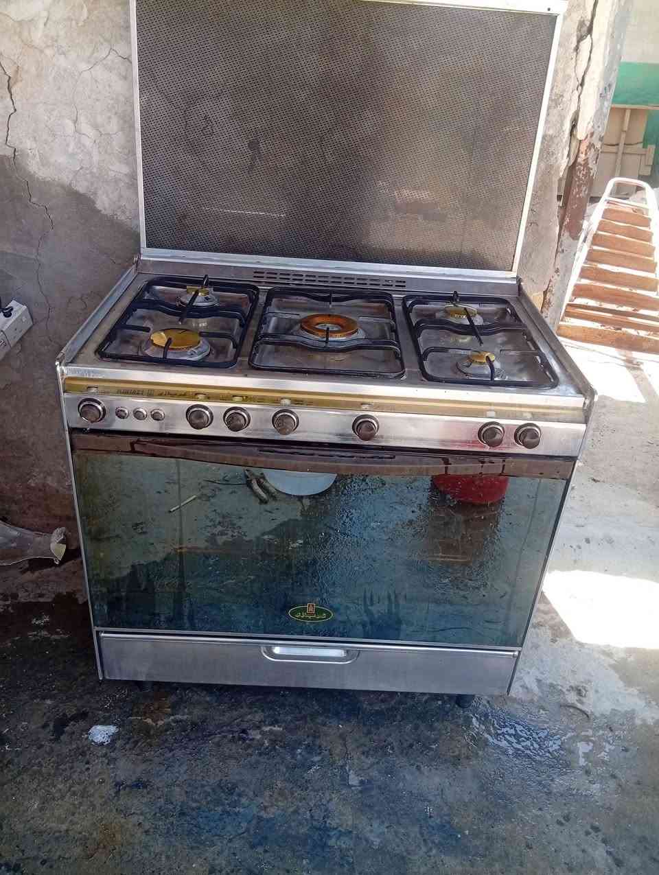 السلام عليكم طباخ كرازي باب اول على فحص وعنده هي شي قديم هم راوس العنوان حله مركز مدينه ورديه خارج قرب علوت مخضر  *********** واتساب
