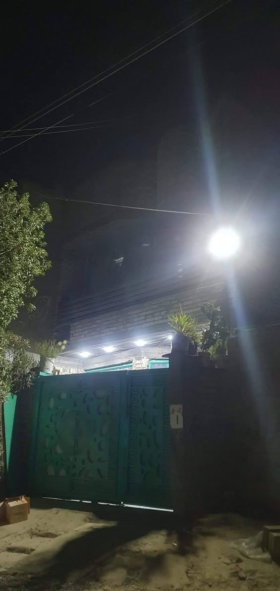 بيت للبيع مكانه العبيدي الرئاسه شارع جامع الإمام علي مساحته ١٠٨ ٦في١٨ ثلاث طوابق مقابيله تشجير بيت زراعي ركن بصفه سكله 
للتواصل *********** او مراسله
