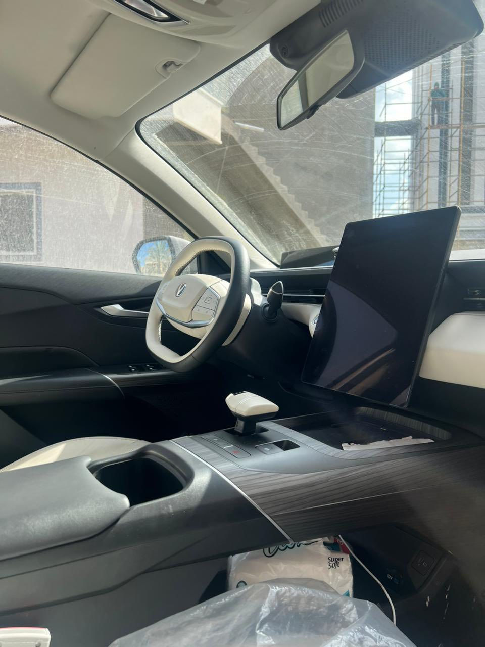 مراوس مع BYD 
شانجان ايدو بلس 
الموديل: 2025
الفئة: S 
الحالة: ممتازة جدًا
الممشى: (13000)
اللون: (سلفر)
القير: أوتوماتيك
نوع الوقود: بنزين
الدفع: أمامي
🔧 المواصفات:
محرك 1.5 لتر تيربو
قوة 178 حصان
قير أوتوماتيك دبل كلتش 7 سرعات
✨ التجهيزات:
شاشة معلومات وترفيه كبيرة
كاميرا 360 درجة
حساسات أمامية وخلفية
مثبت سرعة
دخول وتشغيل ذكي
فتحة سقف
إضاءة LED كاملة
جنوط رياضية
أنظمة أمان متقدمة (مانع انزلاق – ثبات إلكتروني – تنبيه تصادم)
🛡️ الحالة:
السيارة مكفولة
استخدام نظيف جدًا
ملاحظة: يوجد رصعة خفيفة في الباب فقط (غير مؤثرة) +964 782 883 8043


**إذا كنت صاحب هذا الإعلان وتريد حذفه لأي سبب، رجاءا أرسل رسالة إلى الدعم الفني**