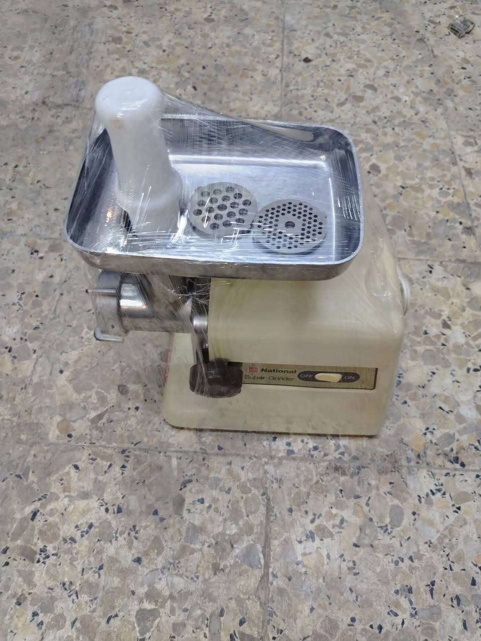 مثرامه لحم. ناشنال. ياباني الاصلي مستخدم. نضيف جدأ   للحجز. التواصل خاص


**إذا كنت صاحب هذا الإعلان وتريد حذفه لأي سبب، رجاءا أرسل رسالة إلى الدعم الفني**