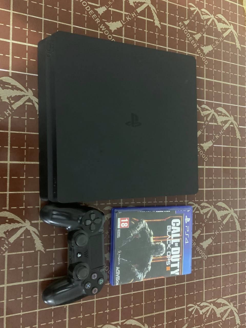 بلي فور اسلم
جهاز نضيف مداخل تصليح
الهارد 500 
جوستك اصليه 
وقرص كل فيت يوتي 
عنواني بغداد الدورة ***********
سعر الجهاز 200 قفل توصيل ماعندي
