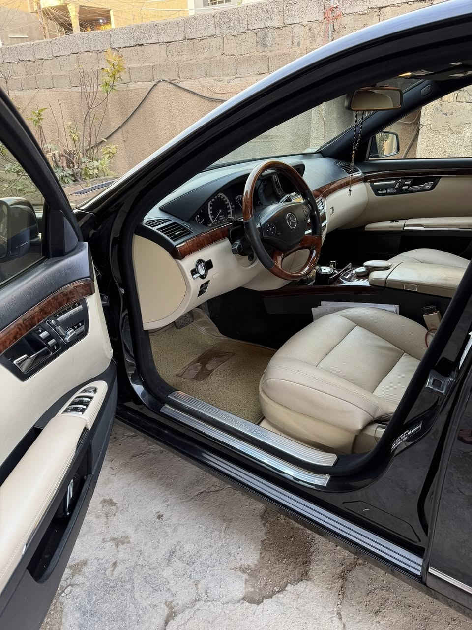Mercedes-Benz S500 2011
-------------------------------------
#السعر : 265$ وبيه مجال 
‏
#رقم الهاتف : ***********

#رقم السيارة : اربيل هزه وسنويه جديده بأسمي 

#مكان السيارة : بغداد 
-------------------------------------
سلام عليكم 
للبيع  او مراوس مرسيدس موديل 2011 باب طويل داخل لونين بلاد سيارة رقم اربيل مكفولة  وارد الماني صبغ دعاميه اماميه فقط ماشية 155 الف كيلو متر حقيقي  
تفاصيل👇🏻👇🏻
1_ بصمة⁩ تشغيل بصمة بيبان
2_محركV8 توين تيربو  +كير مكفولات ⁦⚔️⁩
3_تبريد 3 قطع +ثلاجة⁦❄️⁩
4_كروز سرعة🔒 
5_ سلايت ⚔️
6_  شاشة  🖥
7_ مري قلاب مع البك
8_تنتة كنتارة بلادي    ⁩
9_انارة ترحيب💡 خارجية وداخلية ⁦⚔️⁩
10_شاشة اعطال💬
11_كشنات امامي خلفي كهرباء ⁦⚔️⁩
12_لايت زنون 
13_ مري شفط
14_ ايرباكات سليمة 
15_ويل 18 اصلي بلادي  ⚔️⁩
16_سستم صوت harmen gardon 
17_صدر امامي خلفي جديد ⁦🛠️⁩
18_حساس مطر💦
19_هزة وفحص جدد+سنوية جديدة  بسمي
20_لايت اوتو   ⚔️
21_ وضعيات قيادة ايكو سبورت وعادي🔥
22_ناظور ليلي 
23_كشنات تدفئة تبريد امامي خلفي 
24_شفتات ستيرن 
25_عداد 260 بلادي 
26_ابواب شفط 
27_صندوق كهرباء 
28_بردات جانبية 
29_رادار امامي وجوانب و 360
30_ستيرن كهربائي متحرك 
31_دخول ذكي بدون مفتاح 
32_حساسات امامي خلفي 
33_دبل جام بلورايز بلادي 

 
-------------------------------------
