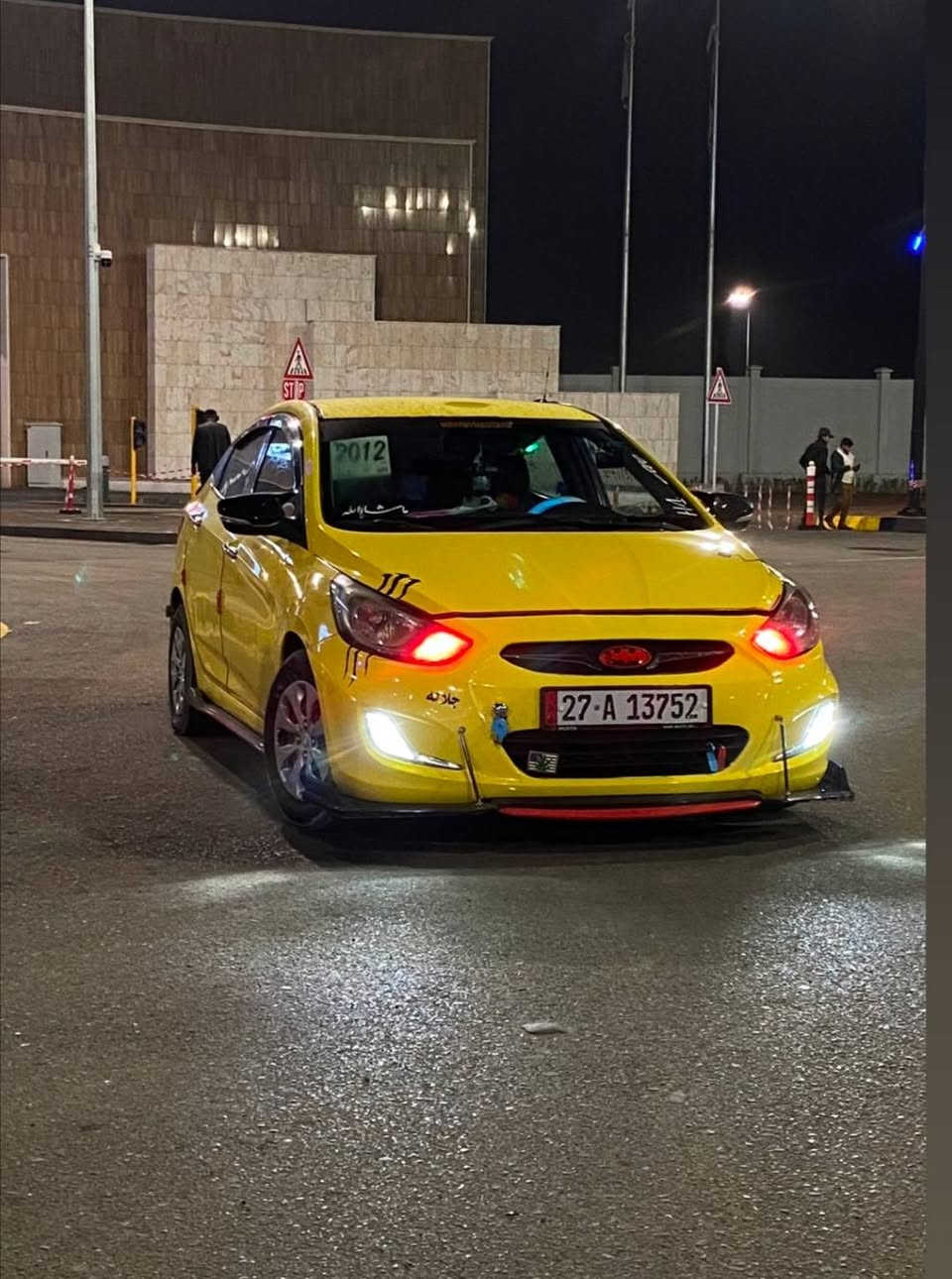 السلام عليكم للبيع اكسنت مضلع 2012 سياره ب اسمي حولتها بلموصل سنويه جديده محرك دوش كير ايتي هيئه غرامات صفر كاربون بيها تدفئه تبريد شغال ضربتها بل صندوك ضربه مو قويه لايت زينون هورنات بوش السياره برغي ماناقصها سعر 83وبيها مجال بسيط + السوك كلشي بي مو شراي لا تكسر بحلال الناس ***********
