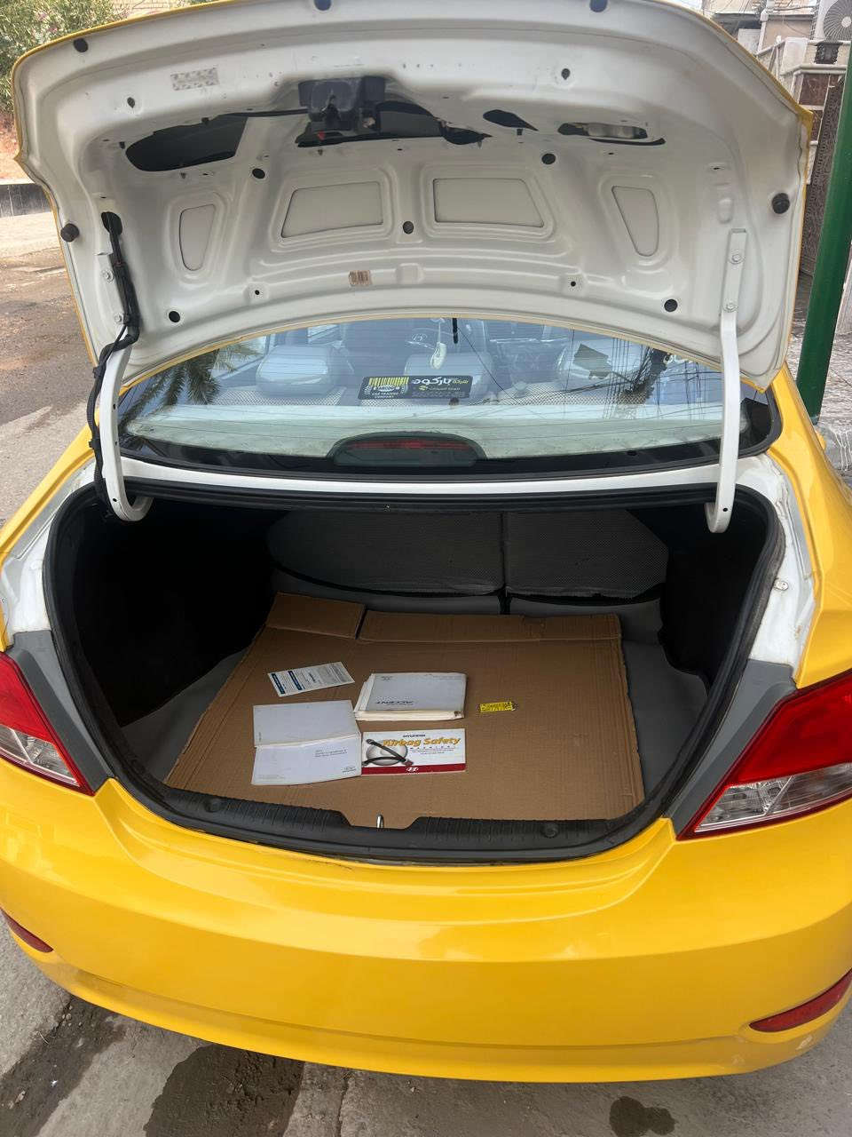 سلام وعليكم
اكسنت للبيع 
موديل 2015
ماشيه 100 حقيقي 
مدوشمه عام 
تبريد ثلج تدفئه 
حادثه شويه بدايت بنيد 
سياره ليبل واحد 
مكينه 1600 
صدر وكير خير من الله كله جديد
سياره ممشتغله تكسي 
لاستفسار ‭0770 370 5543‬
مكاني شعب 
وبل خير ع الي ياخذه
