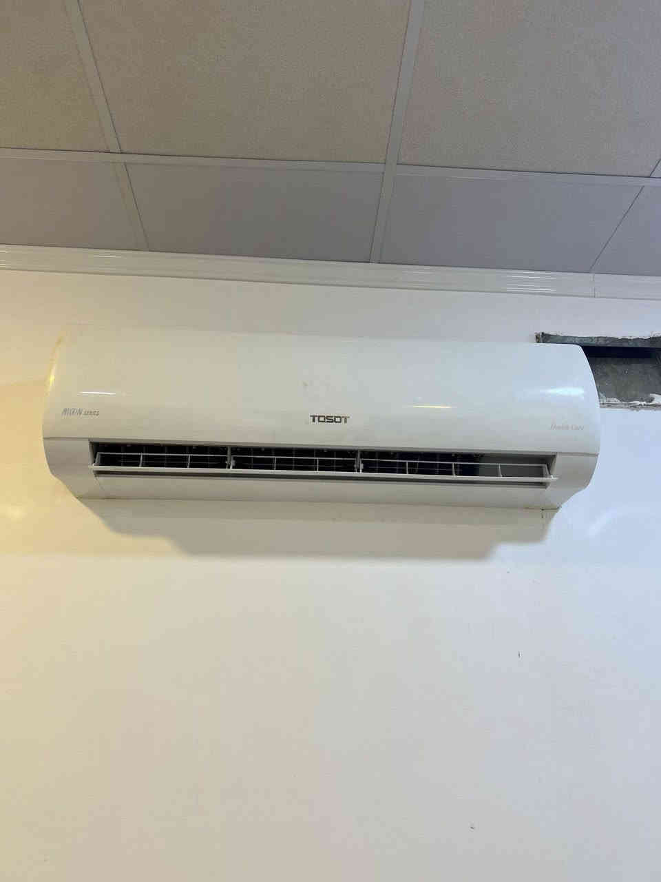 ورشة تبريد متنقلة في الموصل (گادر هندسي 👷🏻‍♂️)
نصب سبالت 🧑‍🔧 صيانة 🧑‍🔧 تجهيز 🧑‍🔧 إدامة 
‎نصلكم في جميع مناطق الموصل  🌐 
‎ضمان لمده موسم في العمل والصيانة ✅
‎كادر فني ممتاز وسرعة في الانجاز ✅ 
‎تجهيز كافة أنواع السبالت ✅ 
‎شحن غاز أصلي ✅
‎للاستفسار الاتصال او المراسلة 📞 
***********
‎يوجد واتساب على مدار الساعة
‎راحتك مسؤوليتنا …تدفئة وتبريد اينما كنت 🔥 🛠️
