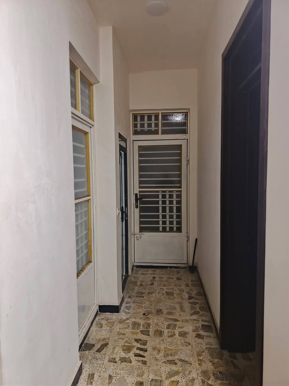 دار للبيع طابو باسمي المربع الاول مساحة 150 متر بناء حديث مقابيل تشجير الاتصال على الرقم***********
