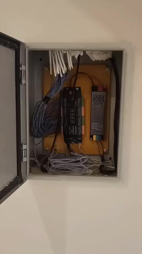 السلام عليكم...
كهربائي بيوت ومحلات
نعمل على تأسيس كهربائيات المنازل والمحلات.
 صيانة + ترميم +تأسيس بنظام سيمنز + نظام بواري+ فوتوسيل + بيانو درج سمارت + عزل الاحمال الثقيله والخفيفه + منضومة الايرث ..نماذج عن اعمالنا 
 نعمل باسعار مناسبة ودقة في العمل.
التواصل على خاص او الاتصال 
عالرقم: *********** 
واساب(***********)
العنوان: كركوك
