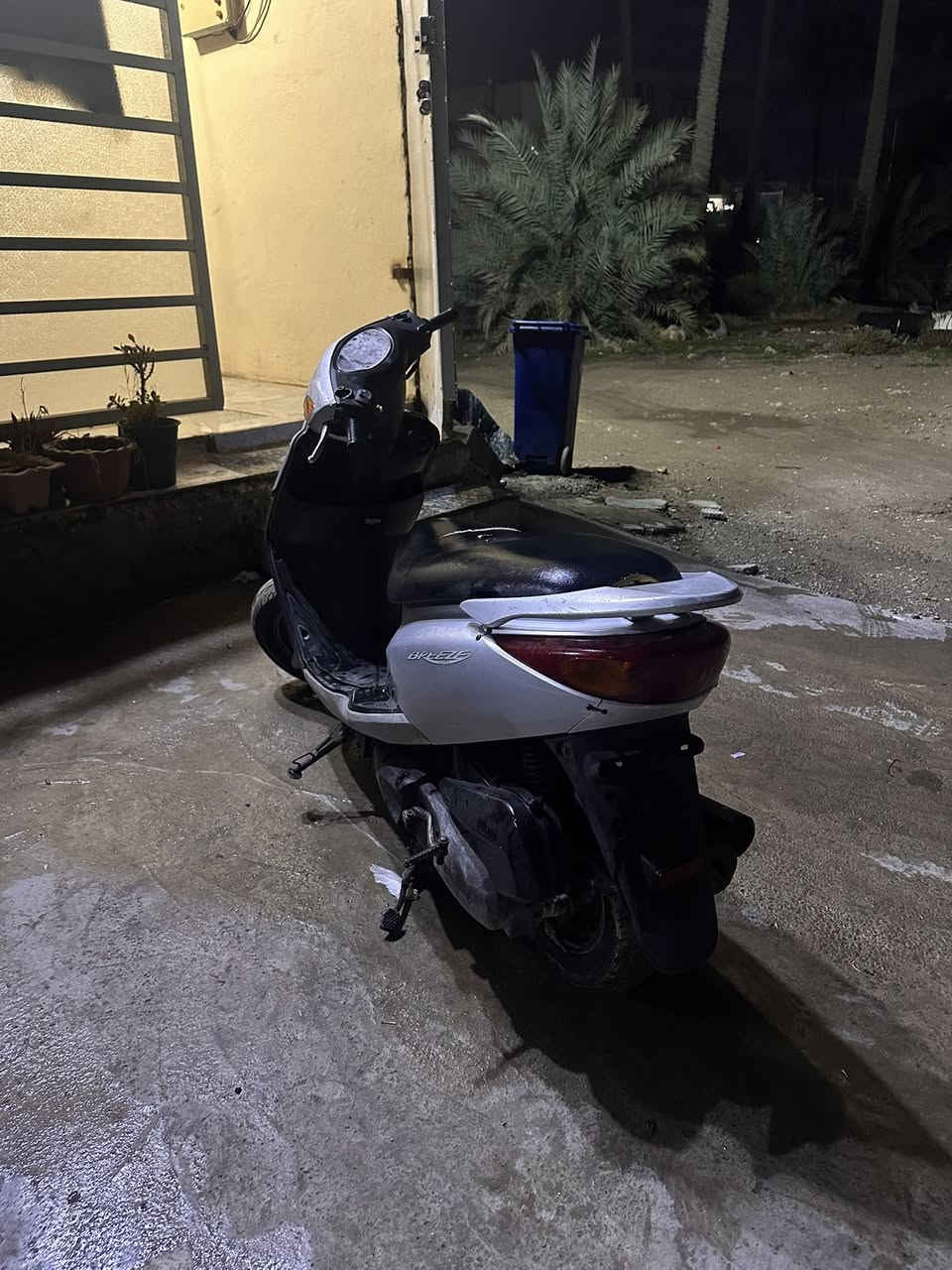 سلام عليكم بريز البيع مكينه خير من الله مابيه اي نقوصات كهربئيات شغلاه مكاني جزيرة بغداد السياحيه 
السعر 600 بيه مجال حك الجيه
تليفون ***********
