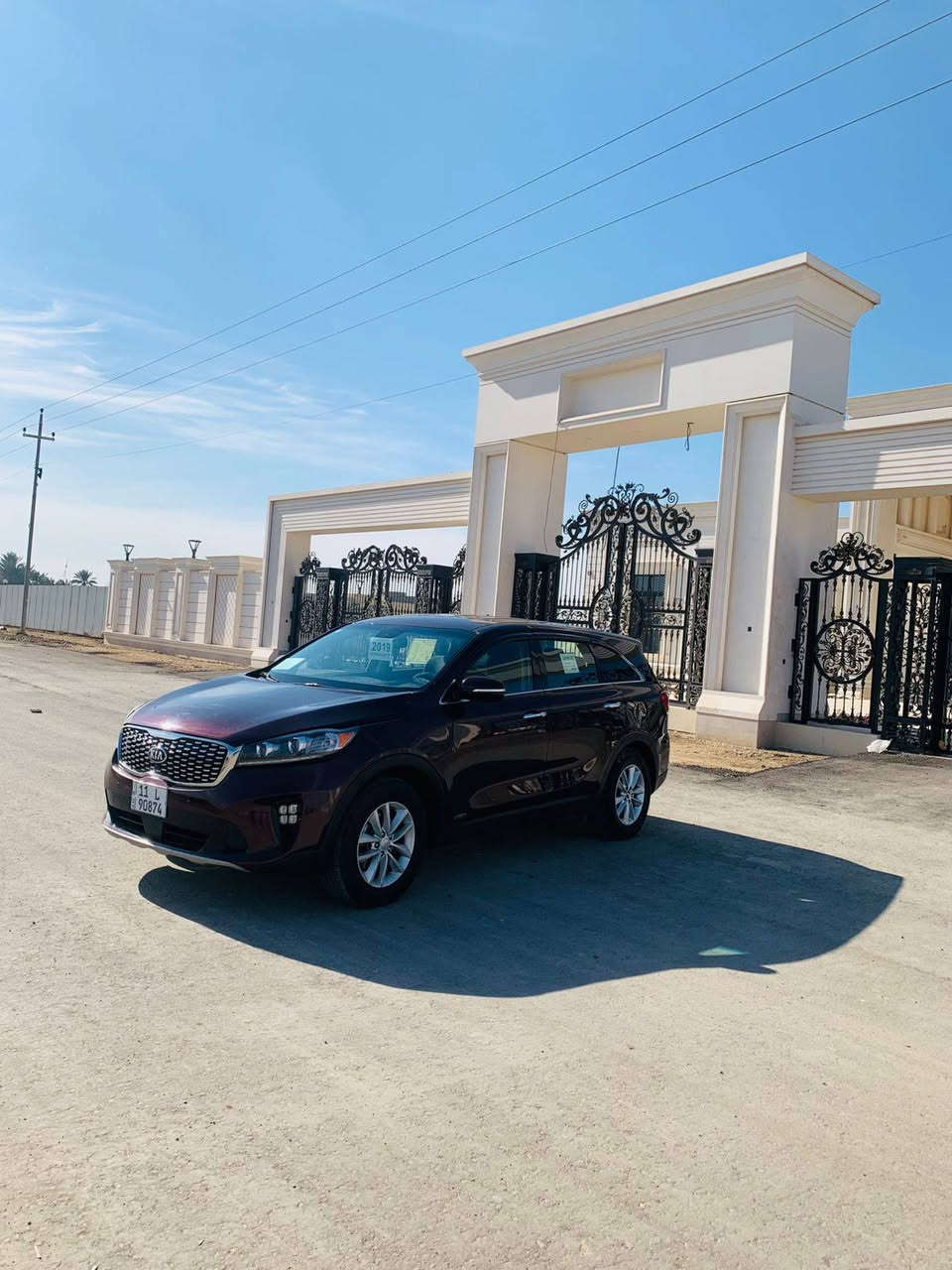 شرط ع أيد الحجي ومستعجل ع بيع
سلام عليكم ورحمه الله 

سورنتو أمريكي 2019  كير ومكينه شرط شركه ممفتوحات 
كير مكينه حداديه تخم تاير تبريد ثلج.. تدفئه سياره جديده سياره بيها 5 قطع صبغ بدون  دواخل رقم بغداد ب أسمي شخصيأ تحويل ثاني يوم .
سياره كتلوكات الشركه موجوده بيها 
ماشيه 70 الف 
4 سلندر 
مواصفات 
  قطعتين تبريد
7 راكب
تحكم جهتين.
شاشه كاربلي 
سستم سماعات 
كامره خلفيه 
كامره أماميه
3 انضمه قياده
رادار مري جانبي 
تحديد مسار 
4 حساسات 
منضومه زنون كامله

السعر 139 وبيها مجال 
***********
