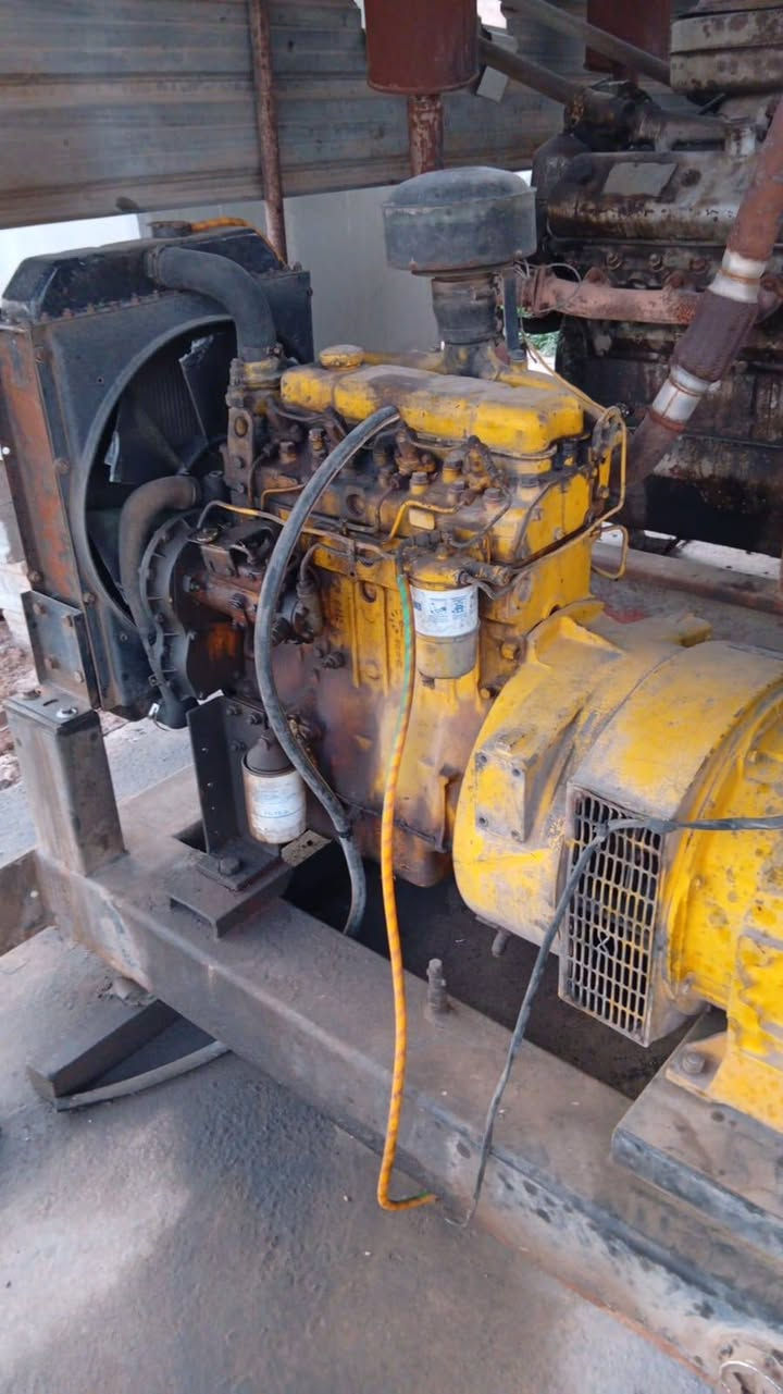 مولد فوركسن بيركنز ٤ سلندر ٤٠ كيفي  ع وضع الشركه ممفتوح مبدل بيه كازكيت مكان الانبار الحبانيه سعر ٢٠ ورقه قفل 
***********
