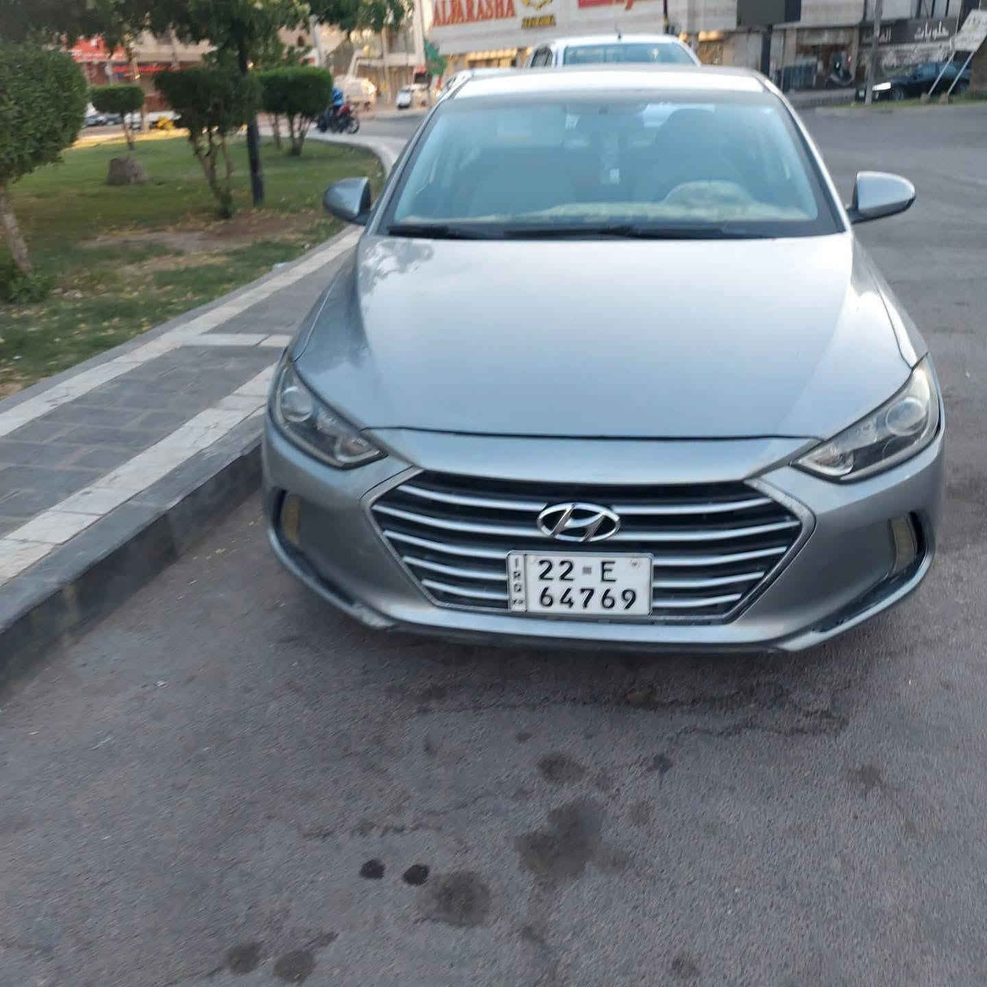 هونداي النترا موديل 2017
وارد أمريكي ماشيه ٦٥ 
محرك 2000 دوش 
محرك كير مكفول 
تبريد خير من الله مامبدل 
فيها أي شي فقط صبغ 
الدعاميات للجماليه 
حادثها شطح بالباب الخلفي للسائق

 عنواني بغداد 
رقم هاتف صاحب السيارة ***********
🟩
