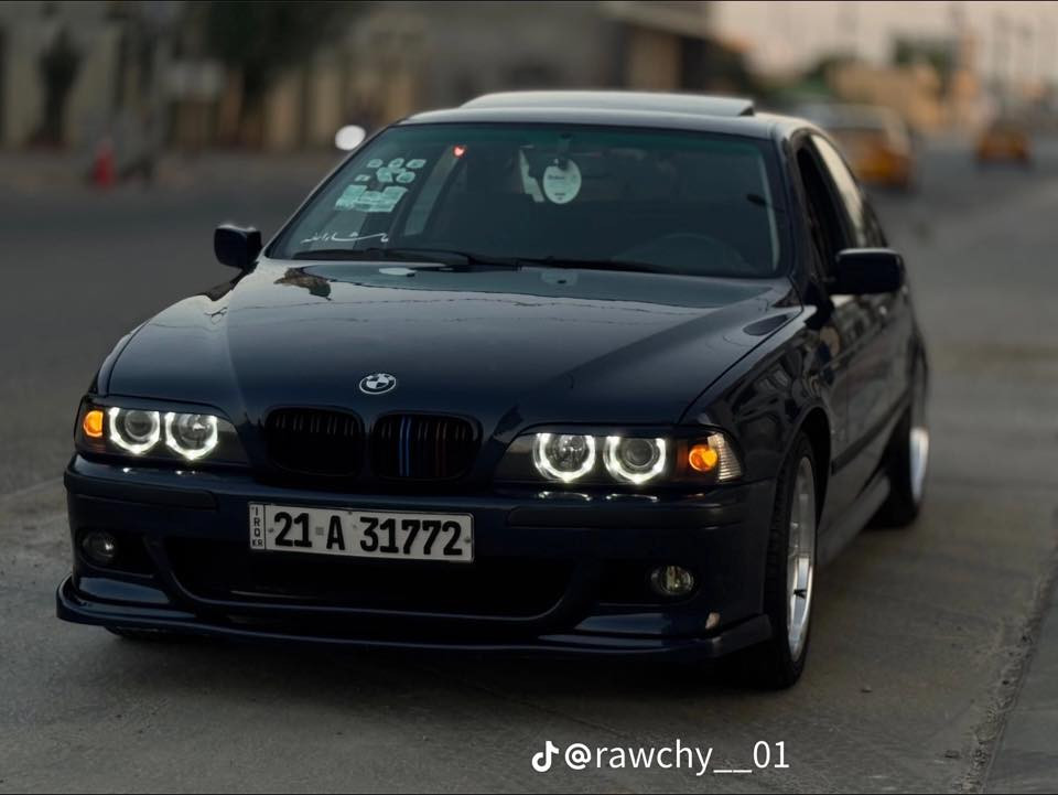 بي ام 2000
528بلاد بس عليه 530برمجه 
كلين تايتل بدون ضربه بدون معجون 
كلش كلش نضيف 
تبريد تتفيه كهربائي كلها شغال بشرط 
كير محرك لا صرف لا بخار 
من دعاميه للدعاميه ربع مصروف مابي 
شاشه ايبات سماعات كلها دمام مضبوط درجه اوله 
رقم سنويه جديد بسمي 
رقم صاحب سياره ***********
