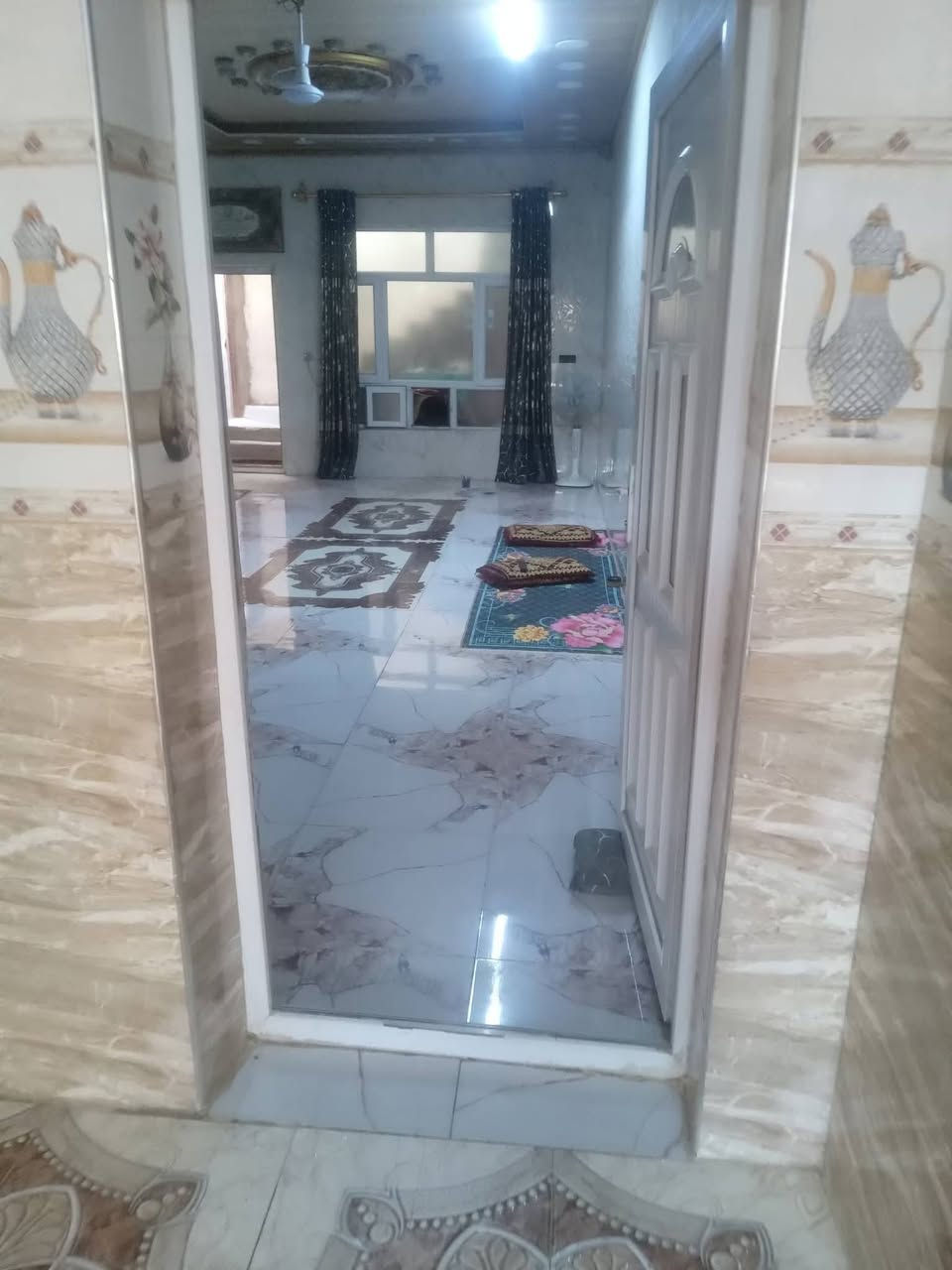 توكلت ع الله درا لبيع حي لعسكري ابو صخير شارع لمرور قريب كراج بلديه خلف سايدين  نجف ابو صخير مساحه 175 رقم هاتف ***********
