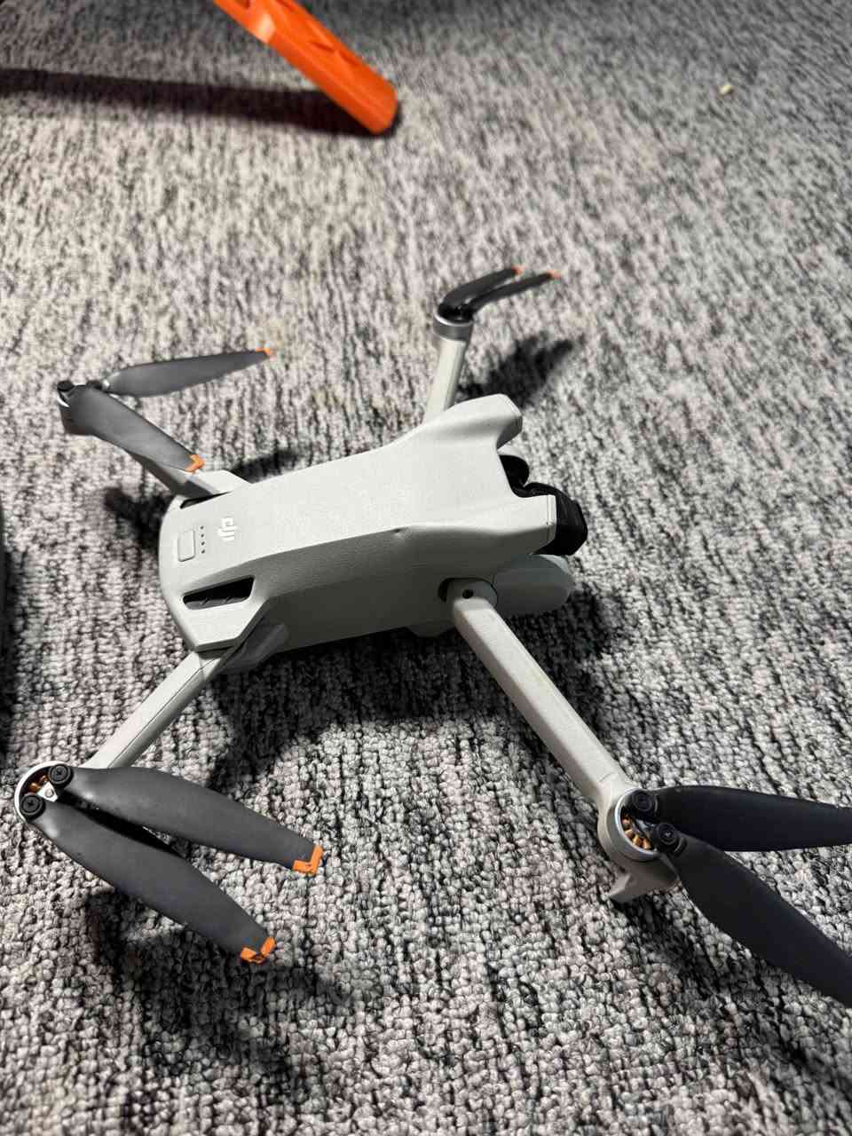 درون مني 3 من شركة dji بطاريات 2 جاهزه تفحص وطيرها قبل لا تستلم وسعر حلو بس الكفر مالت الكمبل فالت واني رجعته طبيعي وما بيها اي مشكله تفحص بيدك وسعرها حلو مكاني نجف معندي توصيل *********** النجف, العراق
