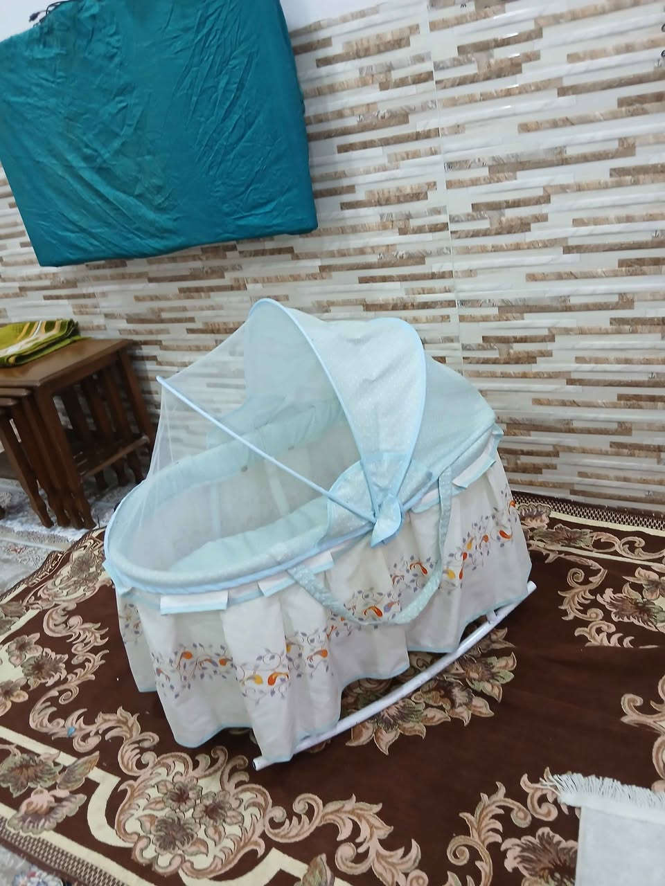 جۆلانێی مناڵ زۆر پاک و تازە و بێعەیب ، ڕائەژەندرێت و کەپری خۆی هەیە
خاوەنەکەی 35 هەزاری پێداوە 
سعری ئێستای زۆر گونجاوەو قفڵی 15 هەزارە
سلێمانی، گەیاندن هەیە*********** السليمانية, العراق
