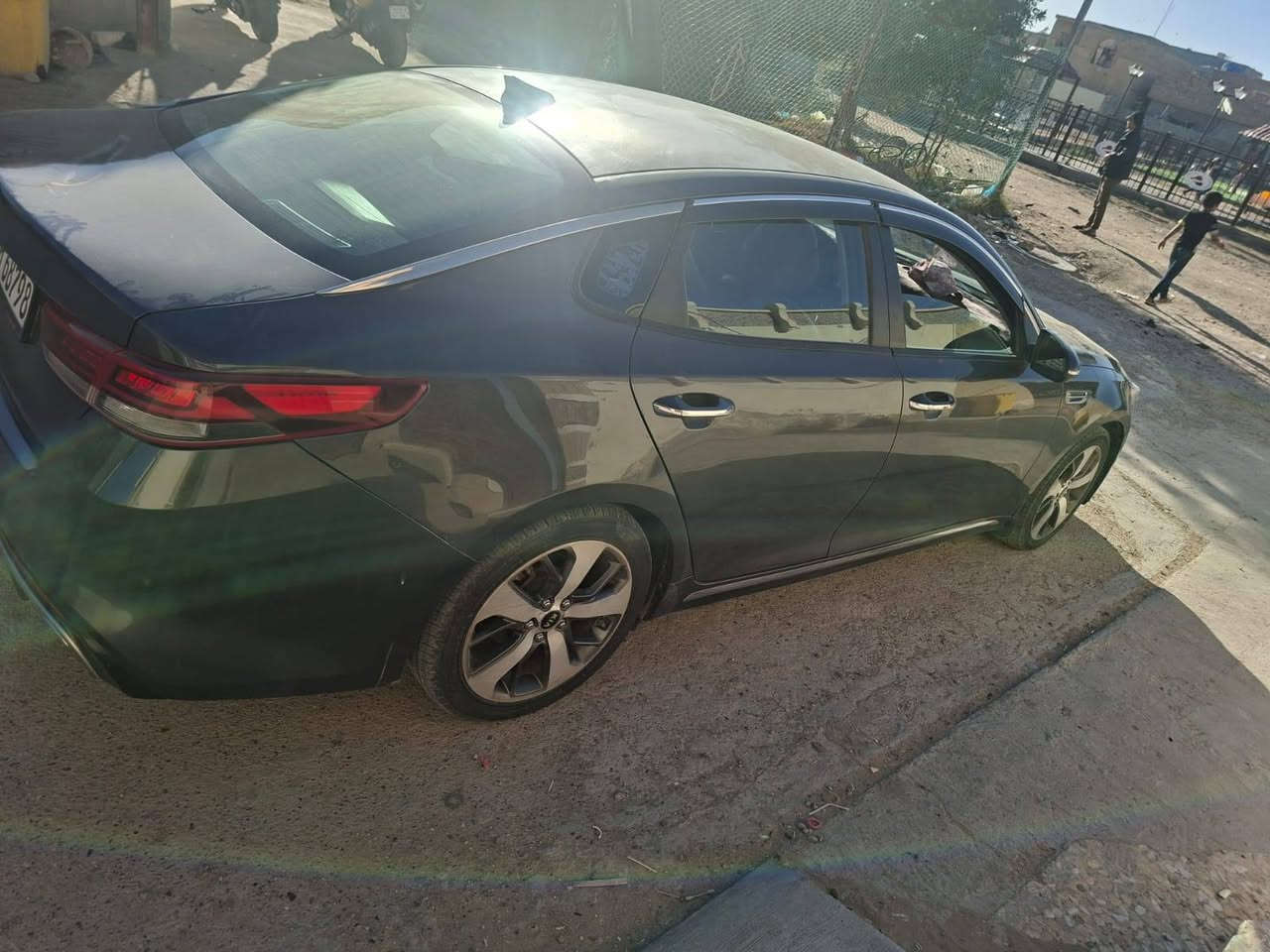 السلام عليكم كيا اوبتما  2017  سبورت محرك 1600  تيربو بدلته قبل سبوع جديد  شرط بدون دوانز  ضررها جاملغ جيه سايق مبدل  بدون داخل  سياره جان بيها باب وجاملغ مصبوغات والباقي  جارد   السياره  صبغتها  حزام للجماليه  سياره مواصفاتها فول شفتات ستيرن  بصمه شاشه تحكمات ستيرن كروز سرعه تحديد مسار كشنات كهرباء جيهتين  شاشه اعطال تدفئه كشنات  وتدفئه ستيرن صدر جديد  كهربائيات كلها شغاله سياره جاهزه الف دينار متصرف عليها   السعر 107
الشراي يتصل على الرقم اني مكلف بالنشر عنوان السياره ابو غريب خان ضاري ***********
