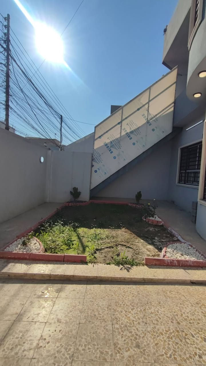 🏠للأيجار الدار الطابق ألارضي🏠 
________________________
التفاصيل:🖊🖊
♦️الموقع حي الصديق الثانية قرب متوسطة الرياض
♦️المساحة250م 
♦️ غرفتين نوم وهول واستقبال واسعة 
♦️مطبخ حار وبارد وصحيات وحديقة وكراج 
♦️بدل ايجار الدار500الف
  
_________________________

♦️الموقع : المكتب الموصل حي البلديات من جهة السكر قرب سكانو مول
 
_________________________
للمزيد من الاستفسار الاتصال على الارقام التالية:
📱*********** واتساب
📱***********
