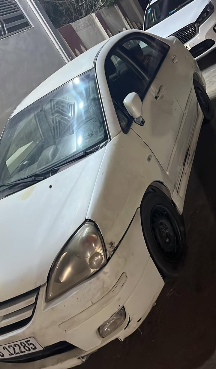 سلام عليكم سازوكي ليانه 2006السياره كامله رقم جديد كير محرك  حداديه كفاله  تخم تاير سنويه جديده رقم انكليزي بيهة المحرك  الجبير2300اقتصادي  سعر السياره 45وبي بجال بسيط  للعلم السياره بيهة جراد  وكاعد يروح العنوان نجف حي الغدير  واتساب مفتوح ***********
