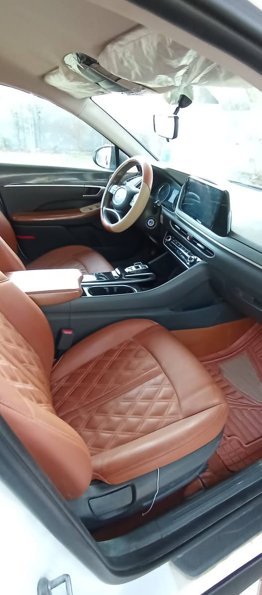 سلام عليكم
للبيع سوناتا 
خليجي موديل 20
سياره جديده 
رقم اربيل 
سياره مكفوله
***********
