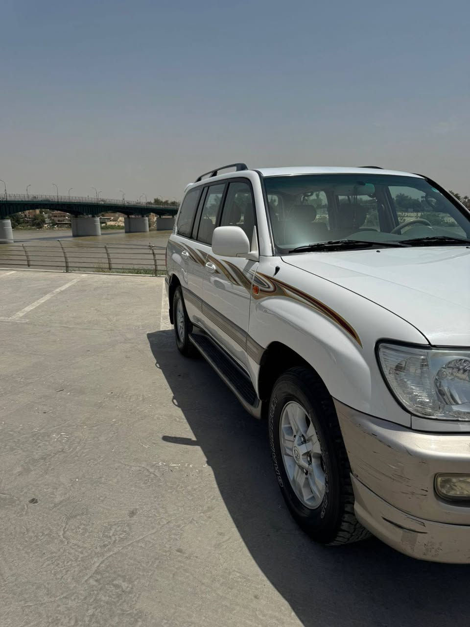 لاندكروز gx.r 2006  نضيفه جدا جدا  السعر على خاص رجاء لا تكسر بحلال العالم إذا متعرف شنو قيمته ***********
