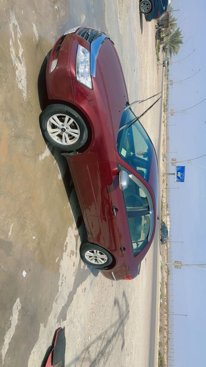 هونداي سوناتا ٢٠٠٩ وارد كندي بدون تبديل فقط صبغ ثلاث قطع بنيد و جاملغات   اماميه
السياره جاهزه تخم تاير محرك كير خير من الله
تبريد تدفئه صدر جديد السياره كل نقص مابيها وضرر سطحي مكفوله شواصي ولغود وتكم 
*********** 
السعر ١٠٨
