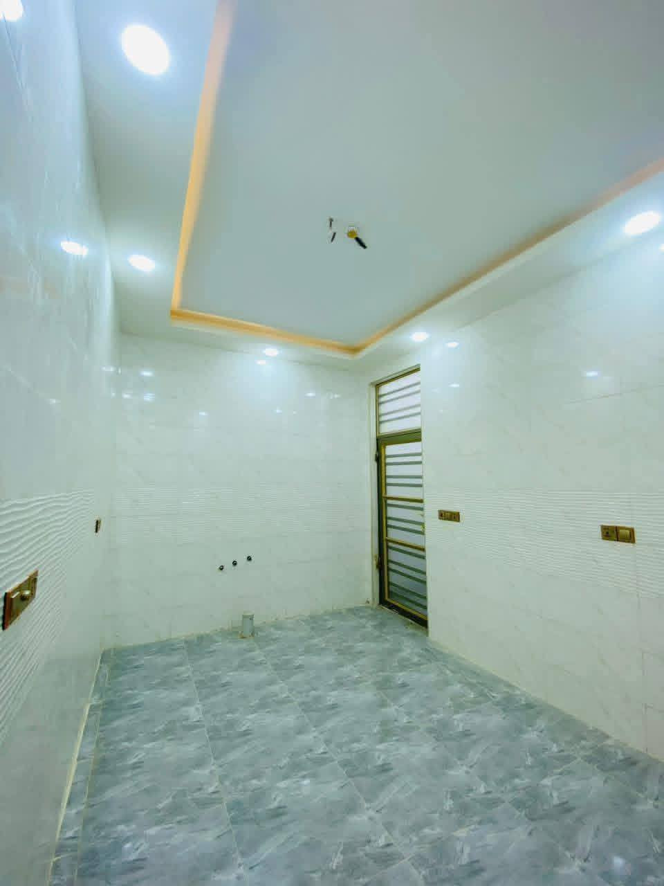 وتساب ***********
عنوانه المكتب مقابل قريه الغدير عمود262 مكتب النور للعقار 
#__مساحه_لبيت_100متر_مربعه 
#_ 
#بيت_طابو_زراعي_سند25
سعره 41عرض شارع 18متر فول خدمات 

بناء حديث غير مسكون
بناء ممتاز جدا  عنوان  لبيت النجف 
#مقابل_ملحق_قرية_الغدير_مباشر 
يحتوي لبيت على+ غرفه1+صاله/ستقبال  +مطبخ  +صحيات بلداخل +
***********وتساب
