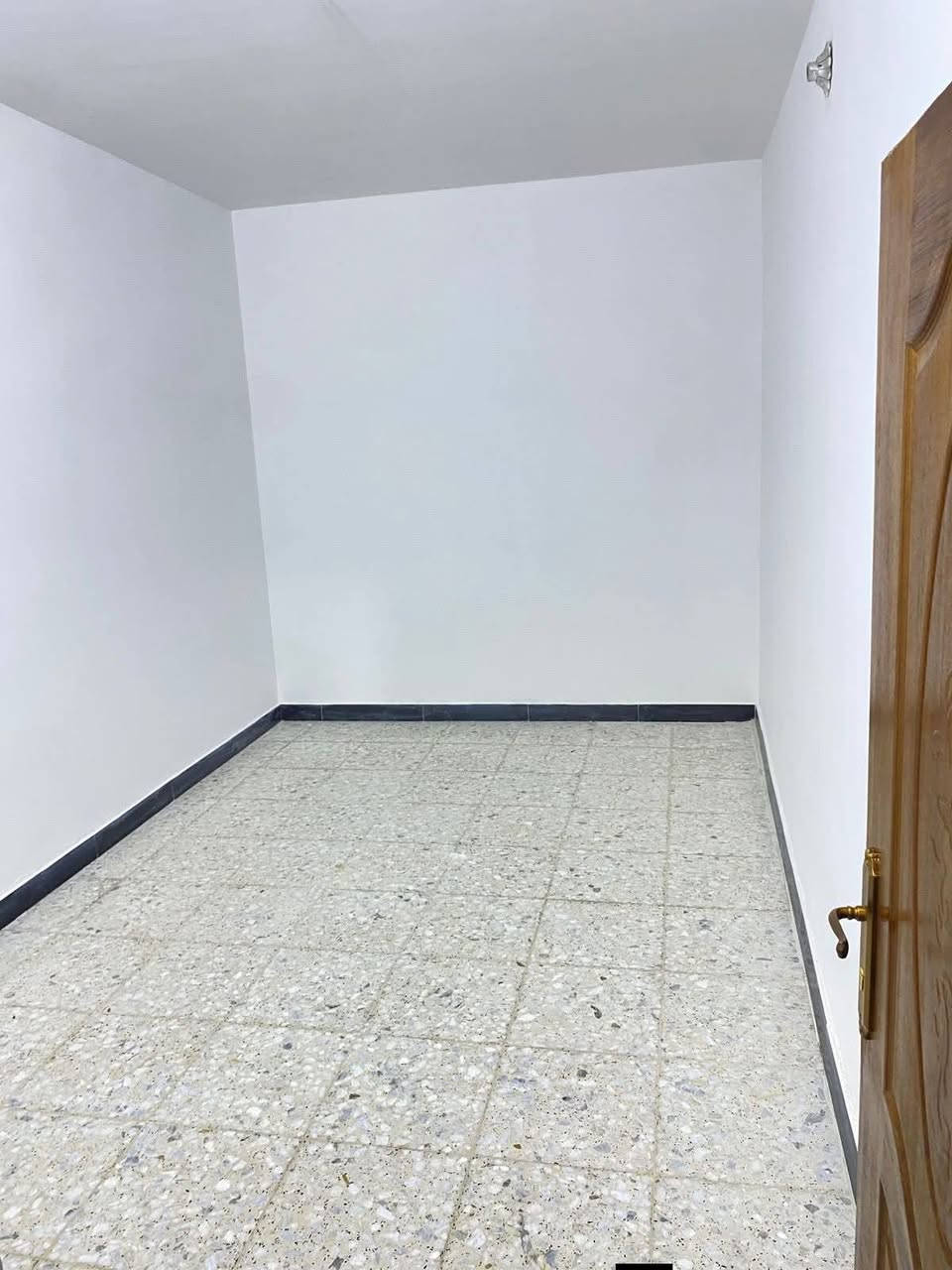 (بسم الله الرحمن الرحيم)

الدار للبيع 

المساحة 57 متر 

محتويات البيت 

صالة 
نوم 3 
مطبخ 
صحيات 2 

📍الموقع الشعب قرب مدرسة التربية 

للاستفسار ***********
***********
او زيارة مكتب المصطفى للعقار
