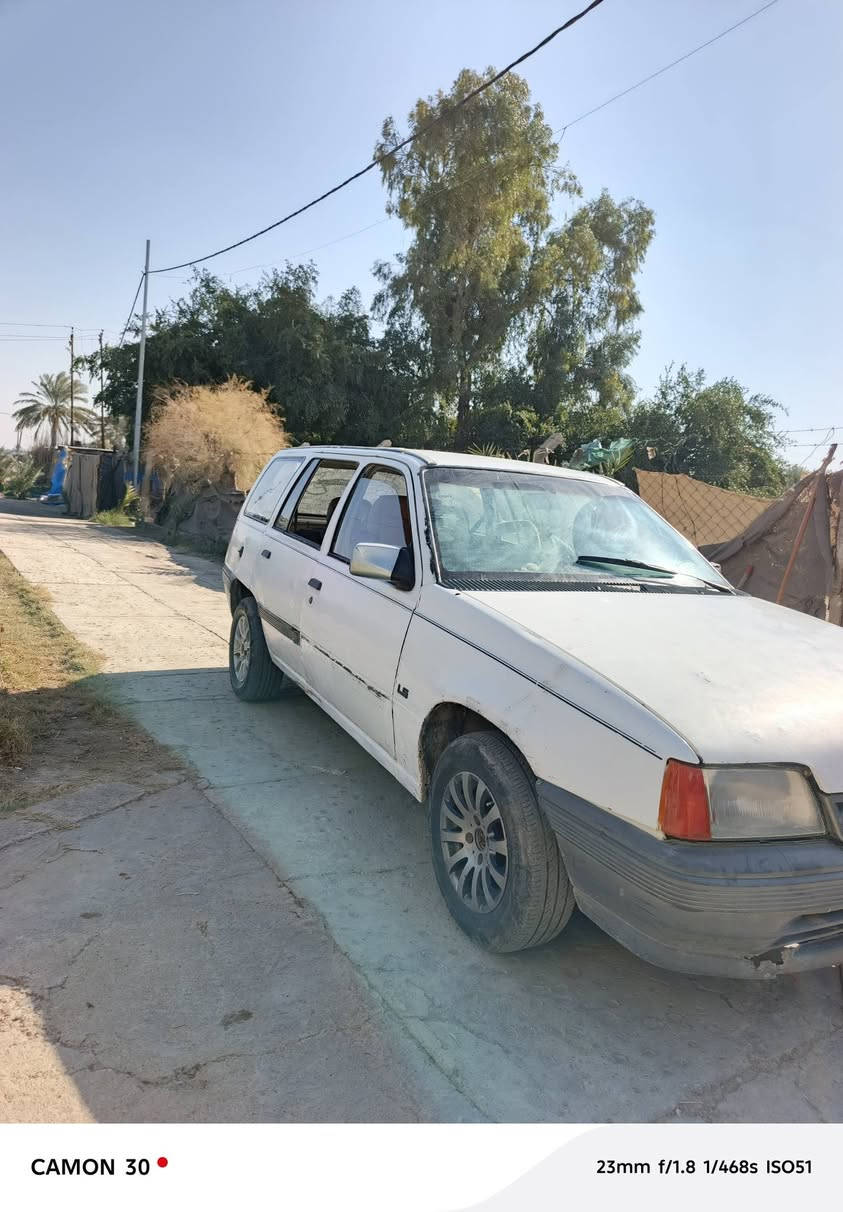 السلام عليكم اوبل كاديت
ستيشن موديل 1991
مكينه دوش لاتنقيص ولا بخار الدهن من التبديله للتبديله 
كير عادي خير من الله 
تخم تاير ويل كب
رقم نجف 
سياره جاهزه من كلشي 
السعر 17ورقه وبيهه مجال قليل 
مكان السياره بابل مشروع المسيب قرب قاعده كالسو عله الخط السريع غير متواجد عله الفيس 
***********
