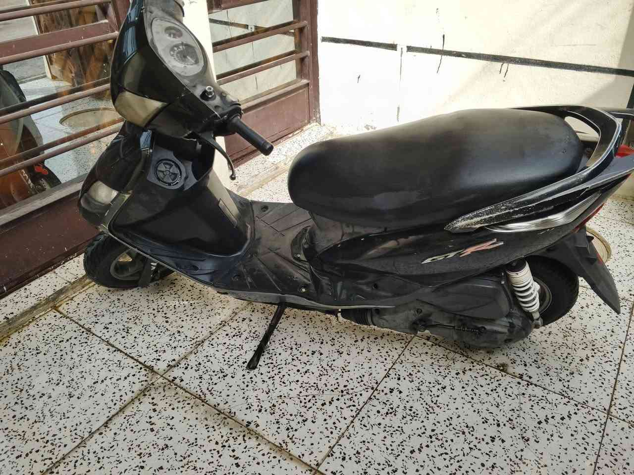 سلام عليكم ثعلب 140كابريتر مبدل بيهه ولفات وجواكيج مال تفصيخ اني فاتحن كفرات ختم واحد مثل ما كدامك تايرات جديد نقصهه كيلو متر ودبلات امامي عرموطه مال هندر فقط السعر 450 وبيهه مجال عنواني تقاطع درويش التراث 
***********
