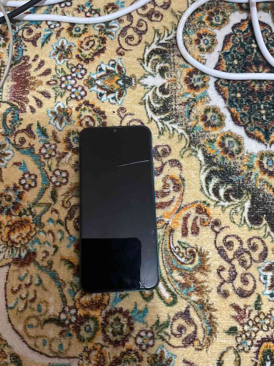 مبايل مستعمل بي فطور بشاشه سعره 50 وبي مجال بسيط مكاني بغداد حي الامين الثانيه ***********
