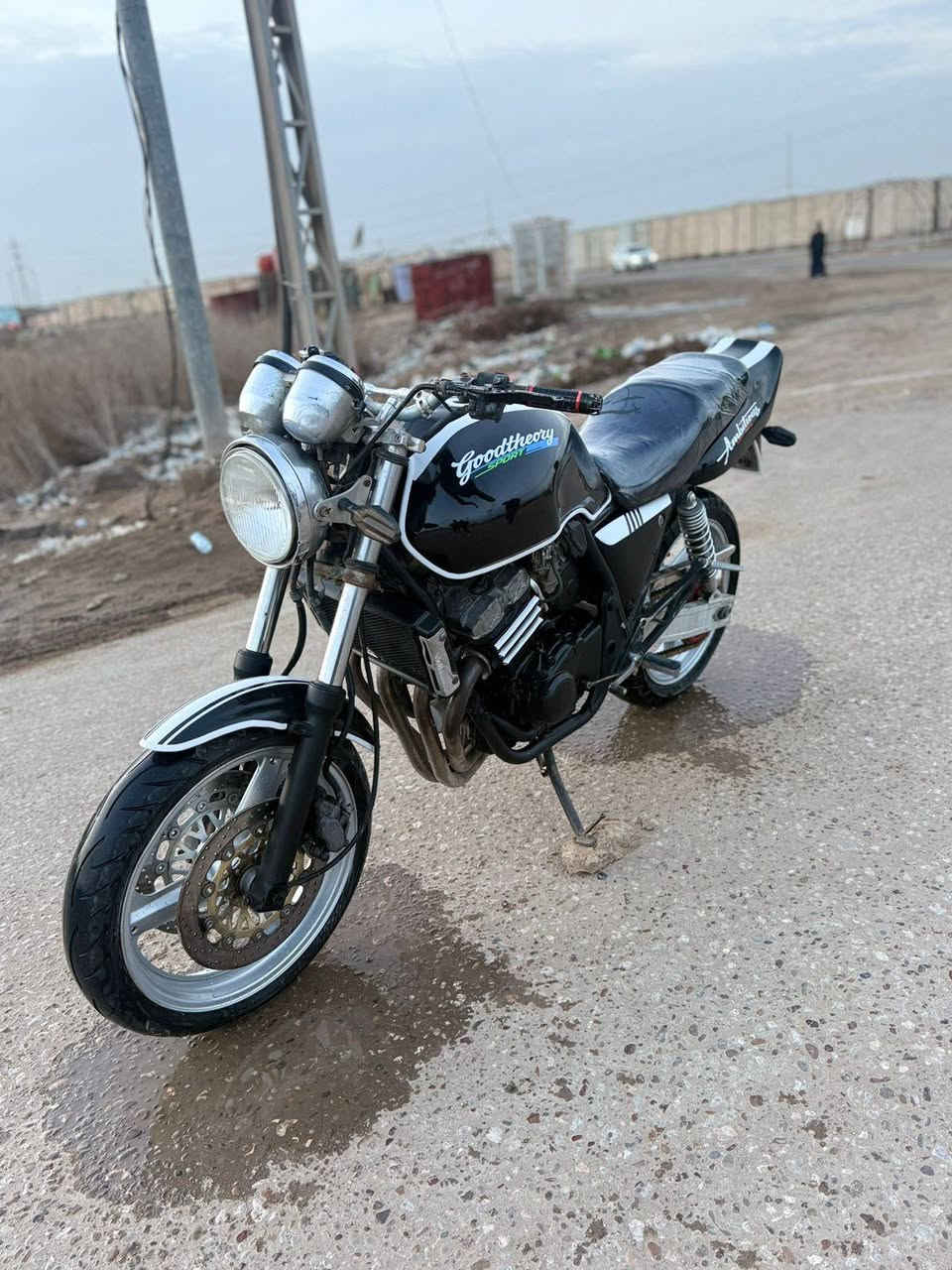 السلام عليكم اخوتي الطيبين  دراجه سبي فور400  16والف. نضافه مثل ما جاي تشوف بعينك
وراق أصولي كمرك مدفوع  شرط 1و2و3بطناش 
  
(  مكفوله كفاله عامه  دراجه-- كير-- مكينه ---كهربائيات ---تايرات ))
عليها ادامه كامله 

 معدل شرط 180 وتعبر  

كلشي  شغال بيه كهرباياته كامله    جاهزه عل الاخير
 نكره بكل وقت نضافته كدامك
السعر 1550
الشراي يتصل***********
مكاني بابل--الشراي يتصل--وعيوني له
